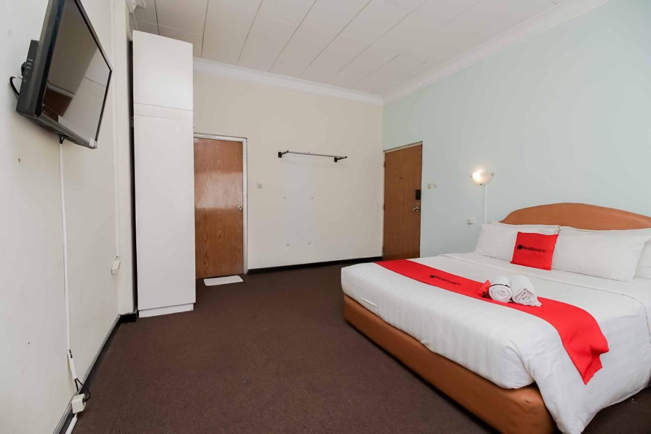Hotel Reddoorz Near Kebayoran Baru Blok S Jakarta