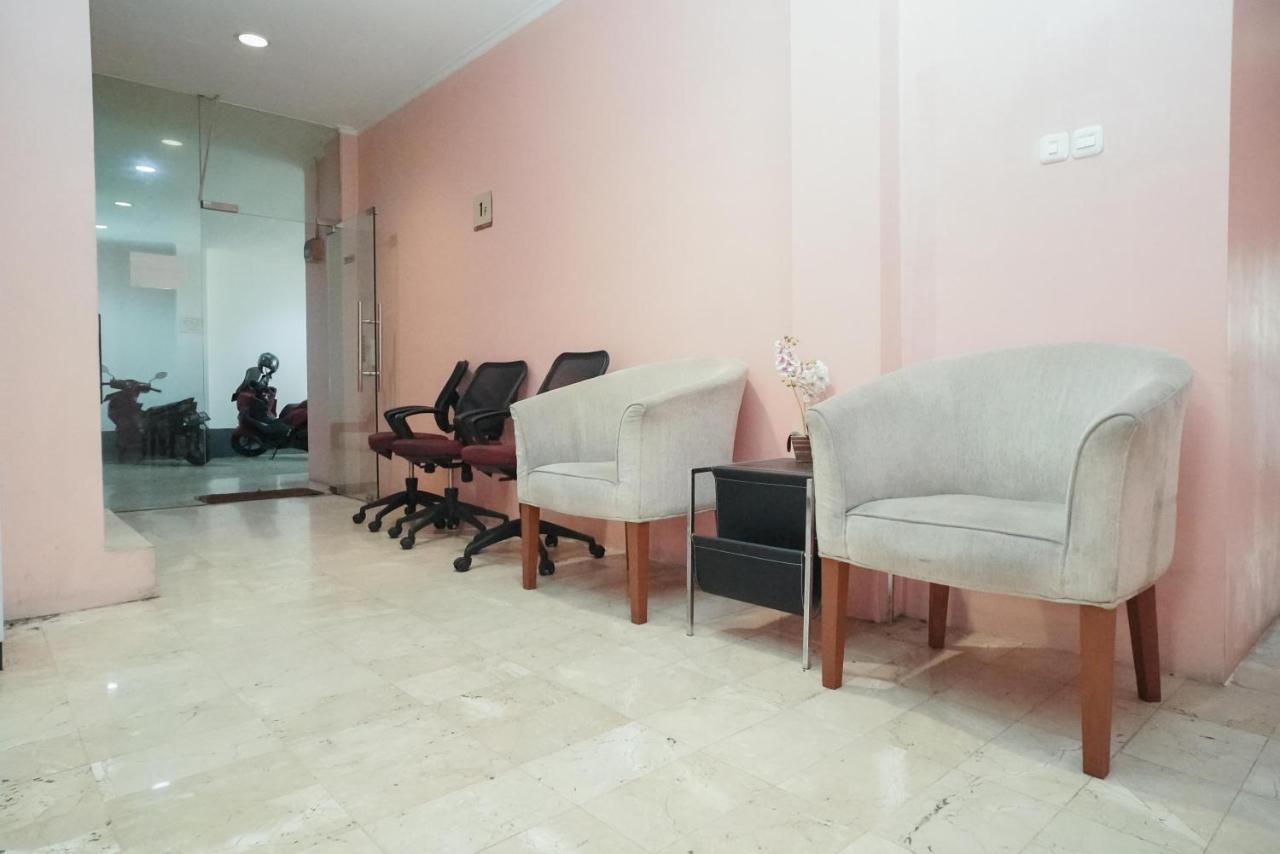 Oyo 1491 Sandang Near Rs Patria Ikkt *
