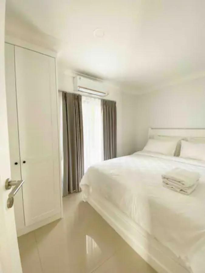 Loewys Tanjung Duren Barat Guest house Jakarta