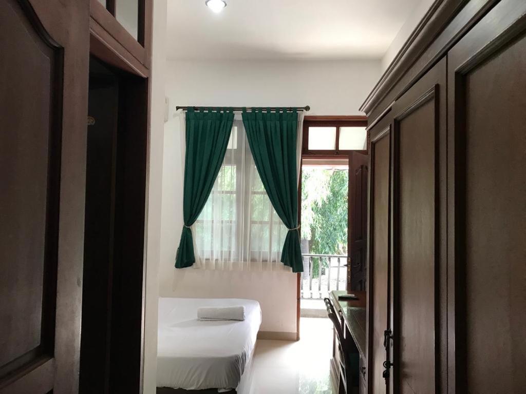 Dekuningan House By Avalon *