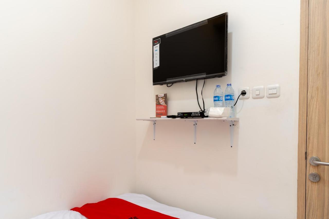 Reddoorz Near Rs Royal Taruma Grogol Hotel 3*