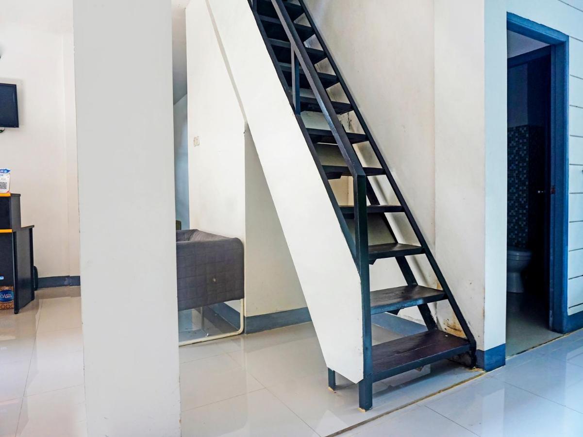 Hotel Oyo 91412 Ameera Syariah Jakarta
