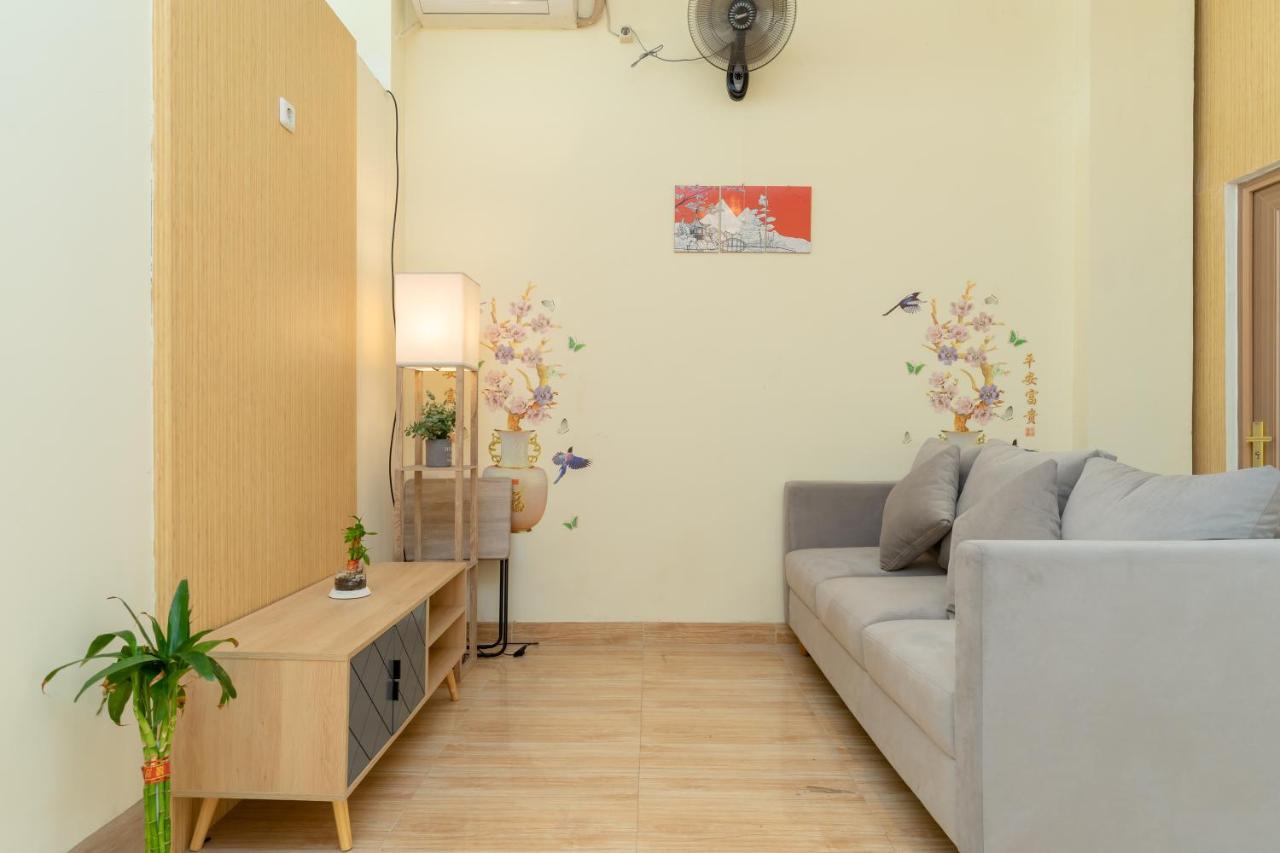 Reddoorz Near Rs Royal Taruma Grogol Hotel