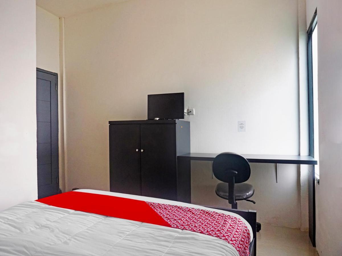 Oyo 91412 Ameera Syariah Hotel 2*