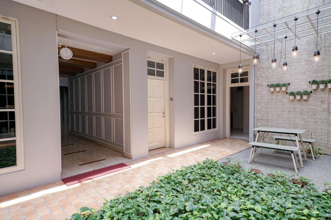 Reddoorz Premium Near Rs Indah Jakarta