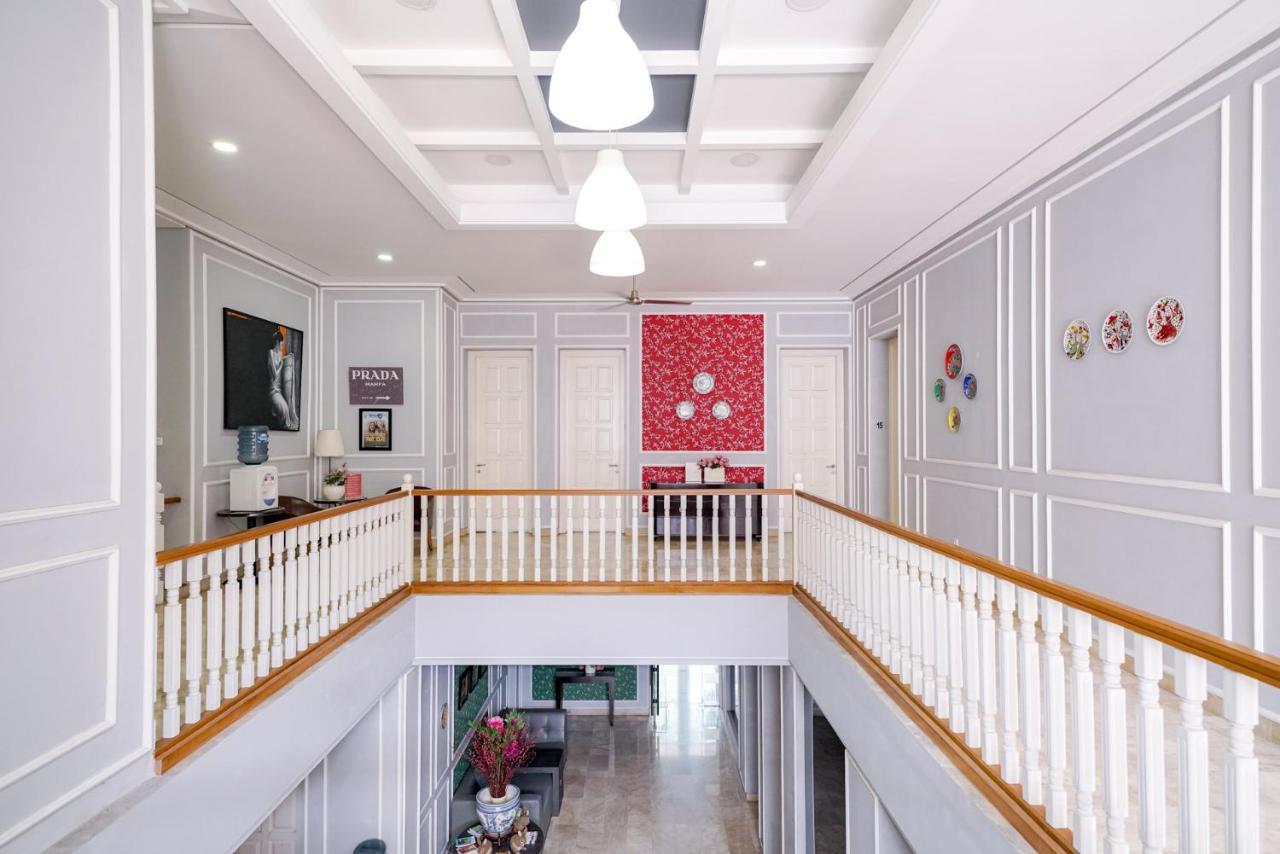 Nhà khách Reddoorz Premium Near Rs Indah 3*