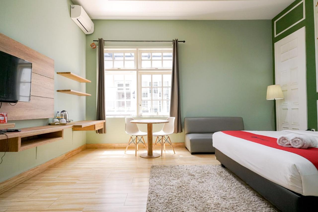 Reddoorz Premium Near Rs Indah 3*