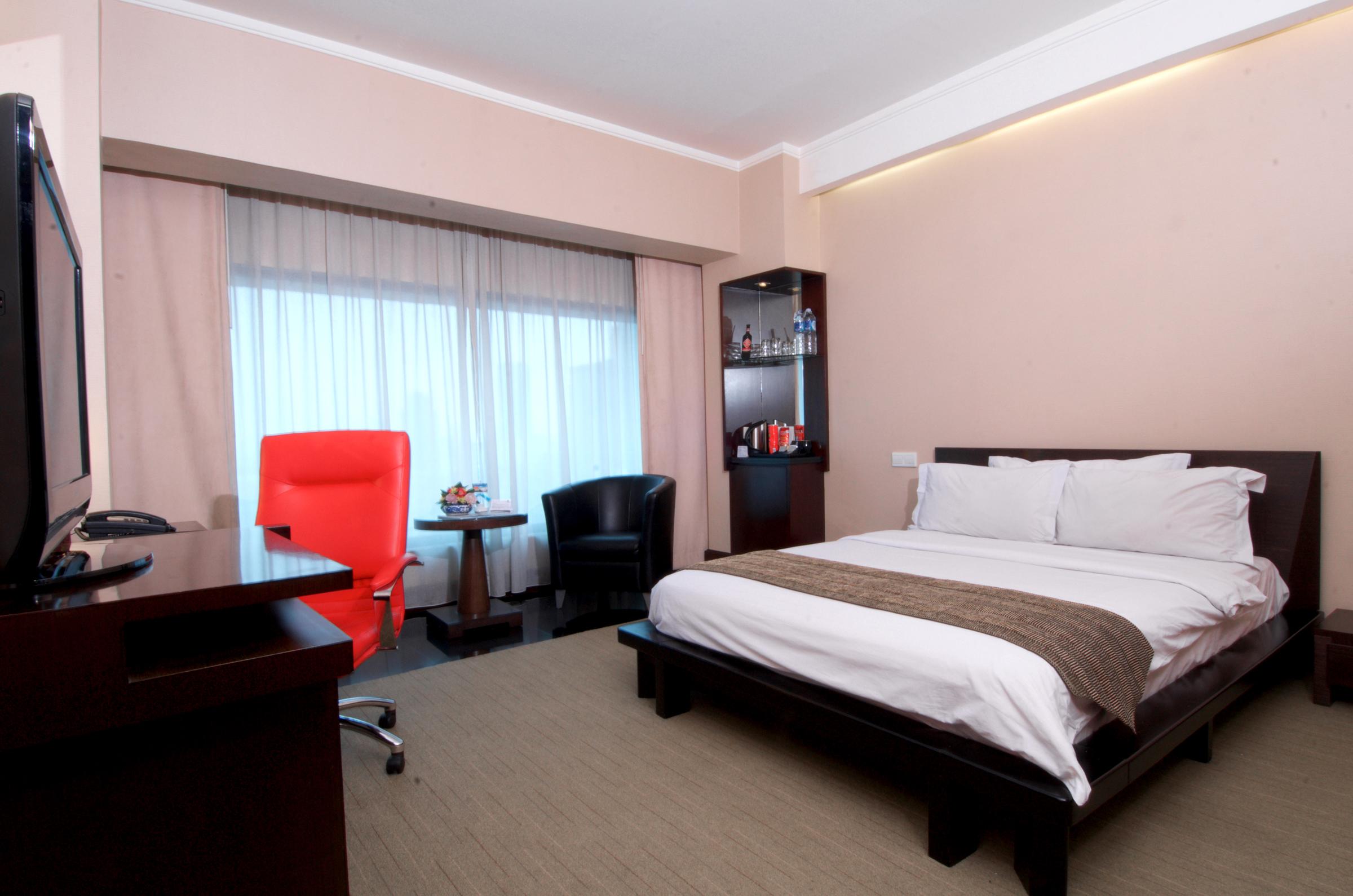 Manhattan Hotel Jakarta 5*
