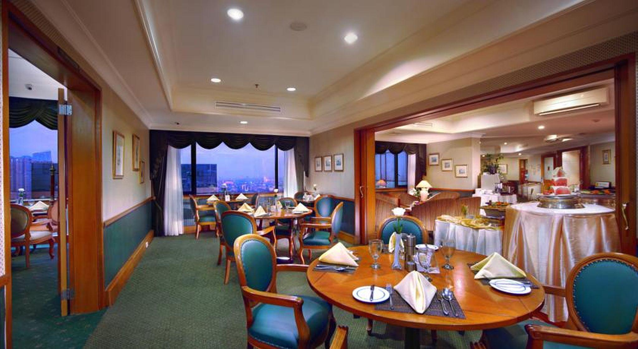 Menara Peninsula 4*