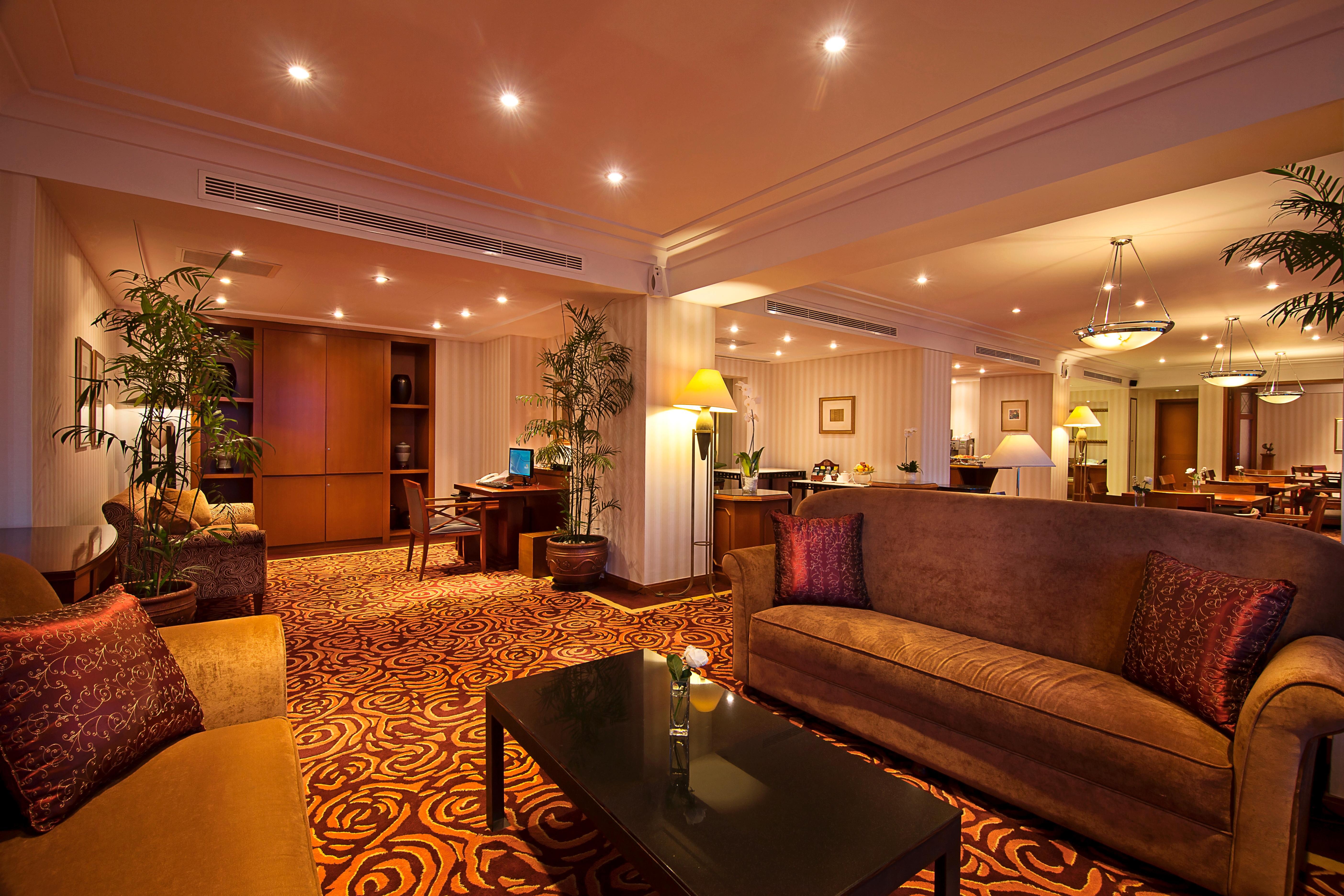 Redtop & Convention Center Hotel 4*