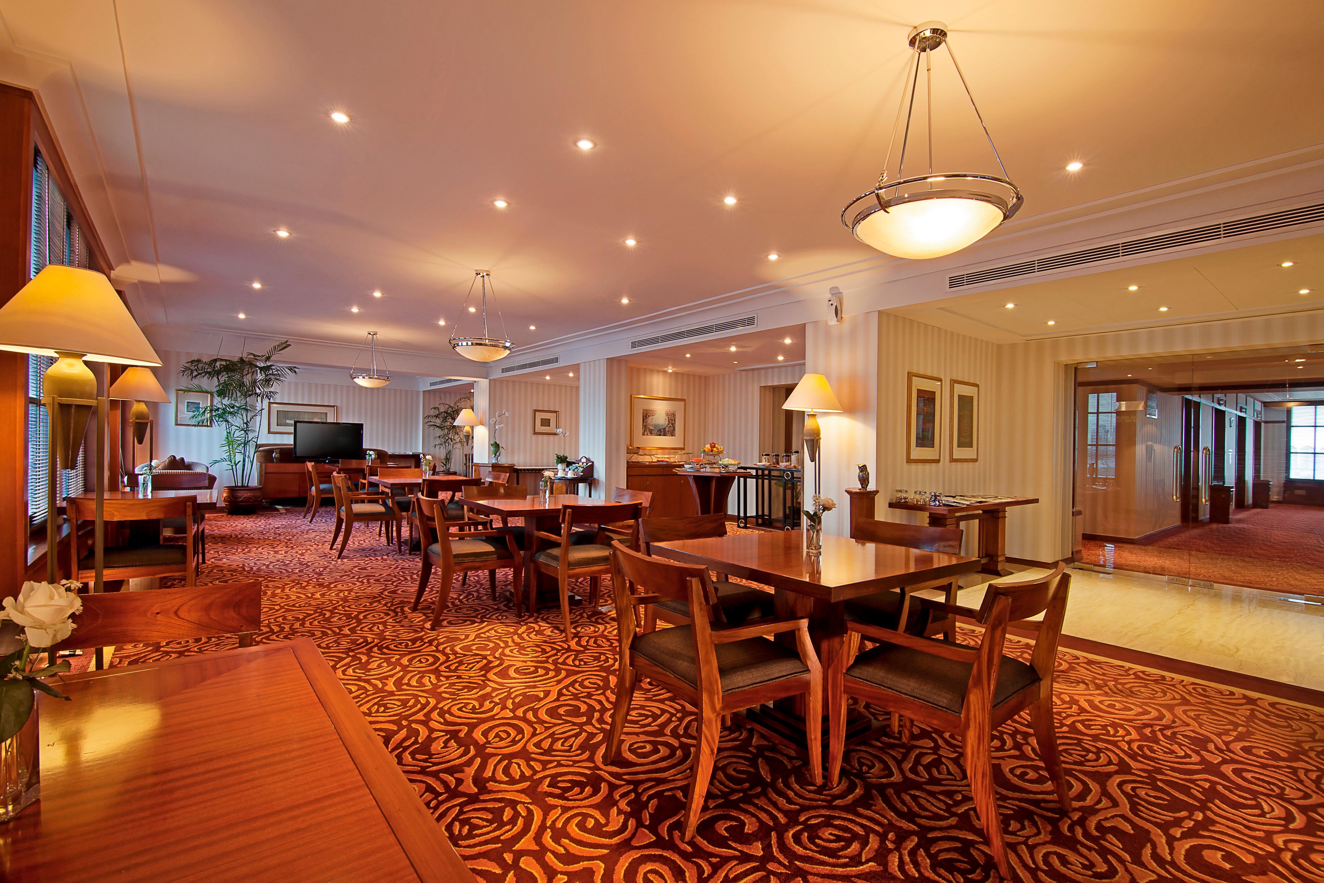 Hotel Redtop & Convention Center 4*