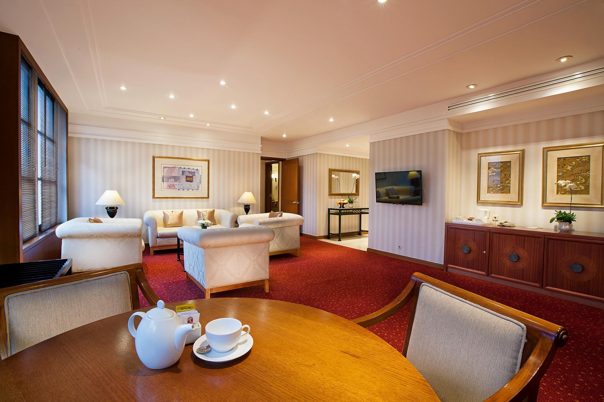 Hotel Redtop & Convention Center 4*