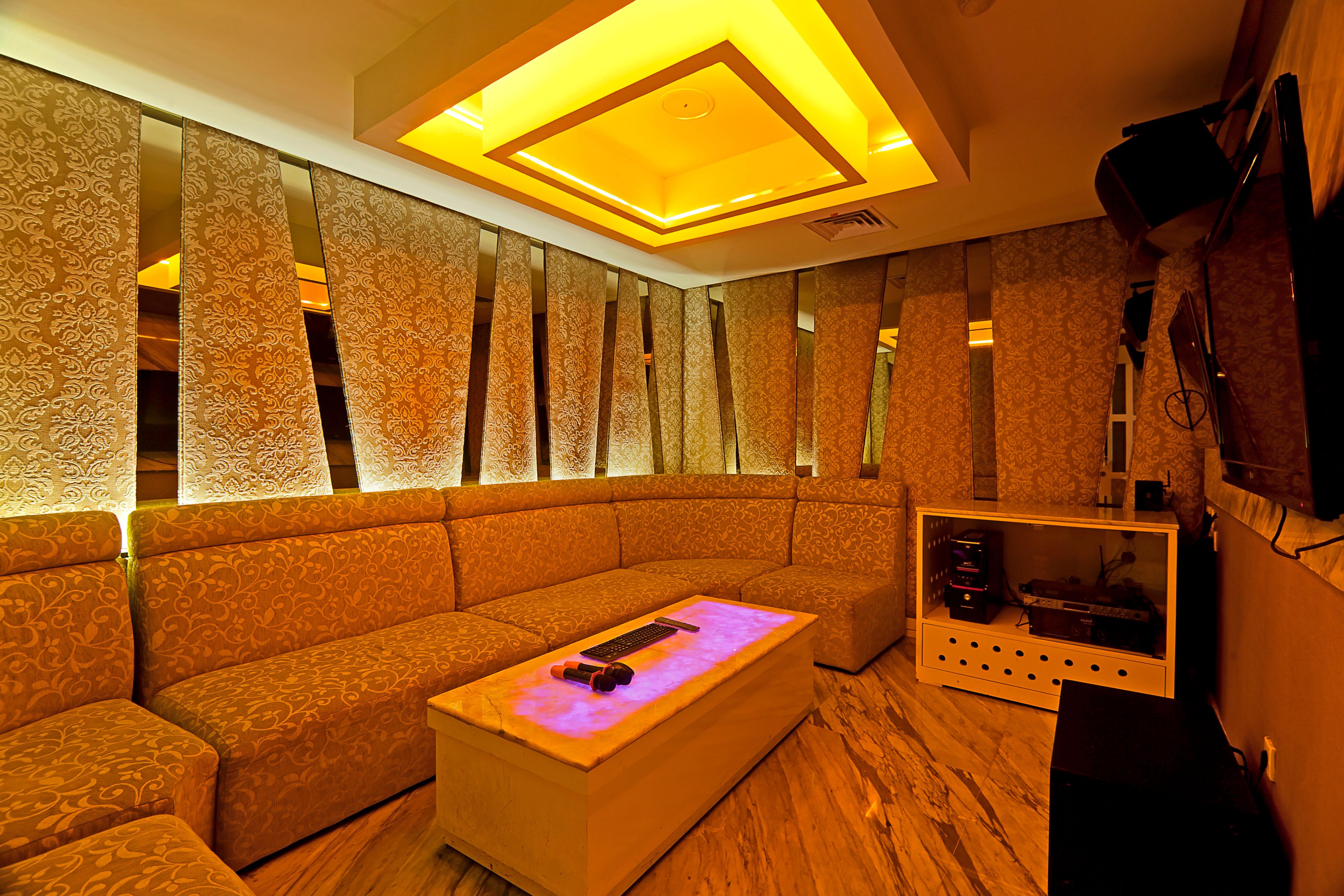 Hotel Redtop & Convention Center 4*