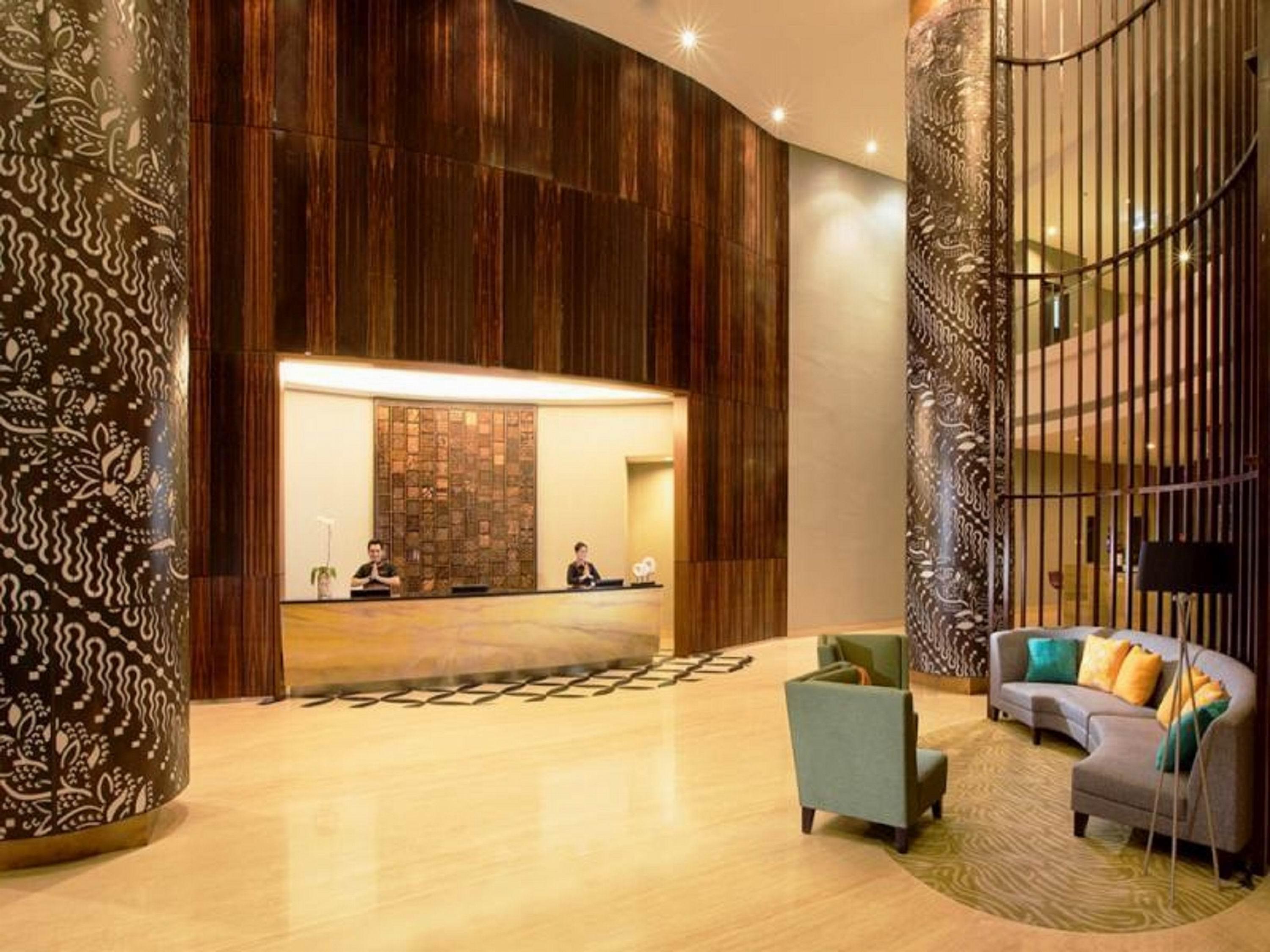 Aston Bellevue Radio Dalam Jakarta