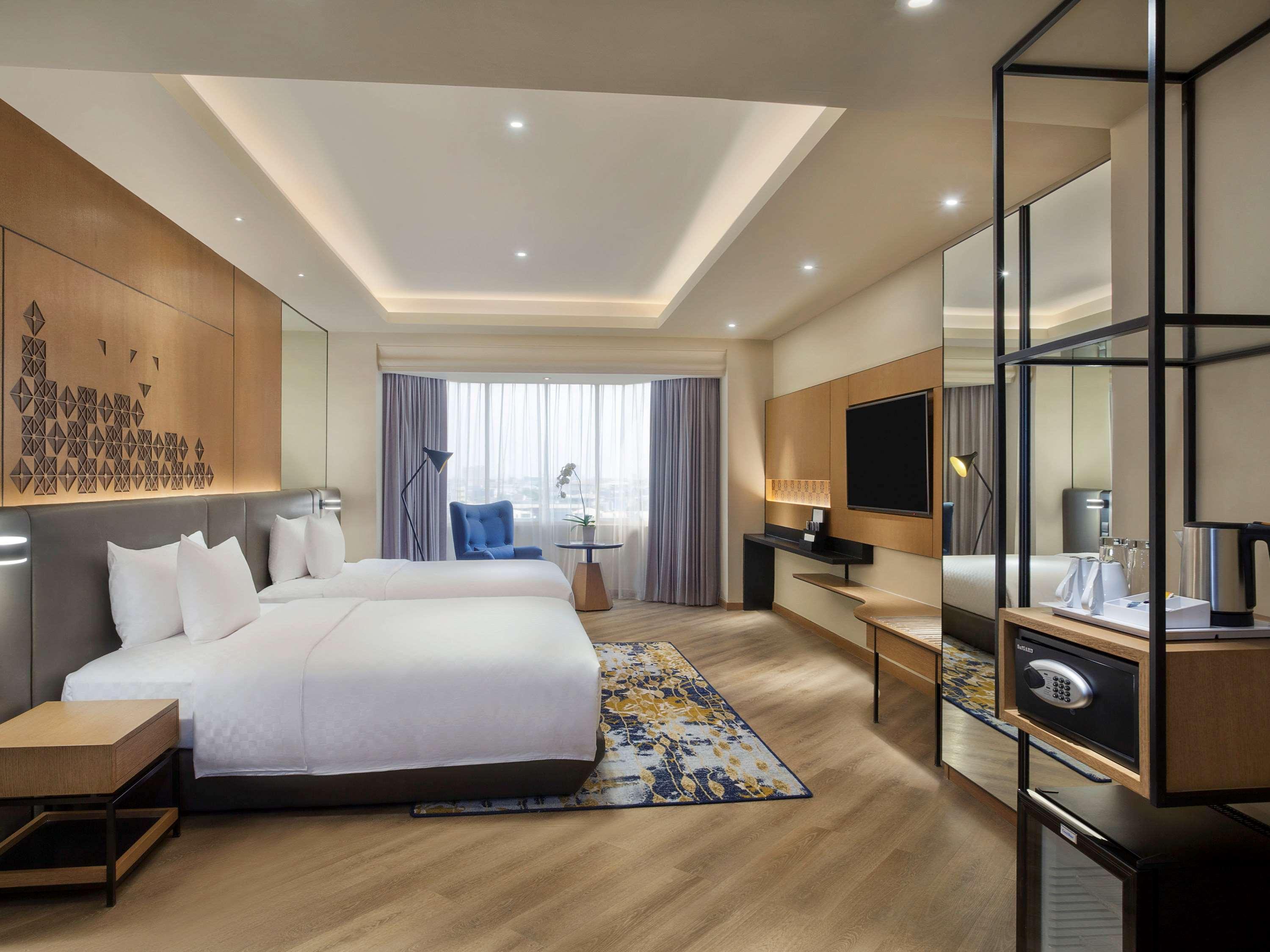 Mercure Batavia 4*