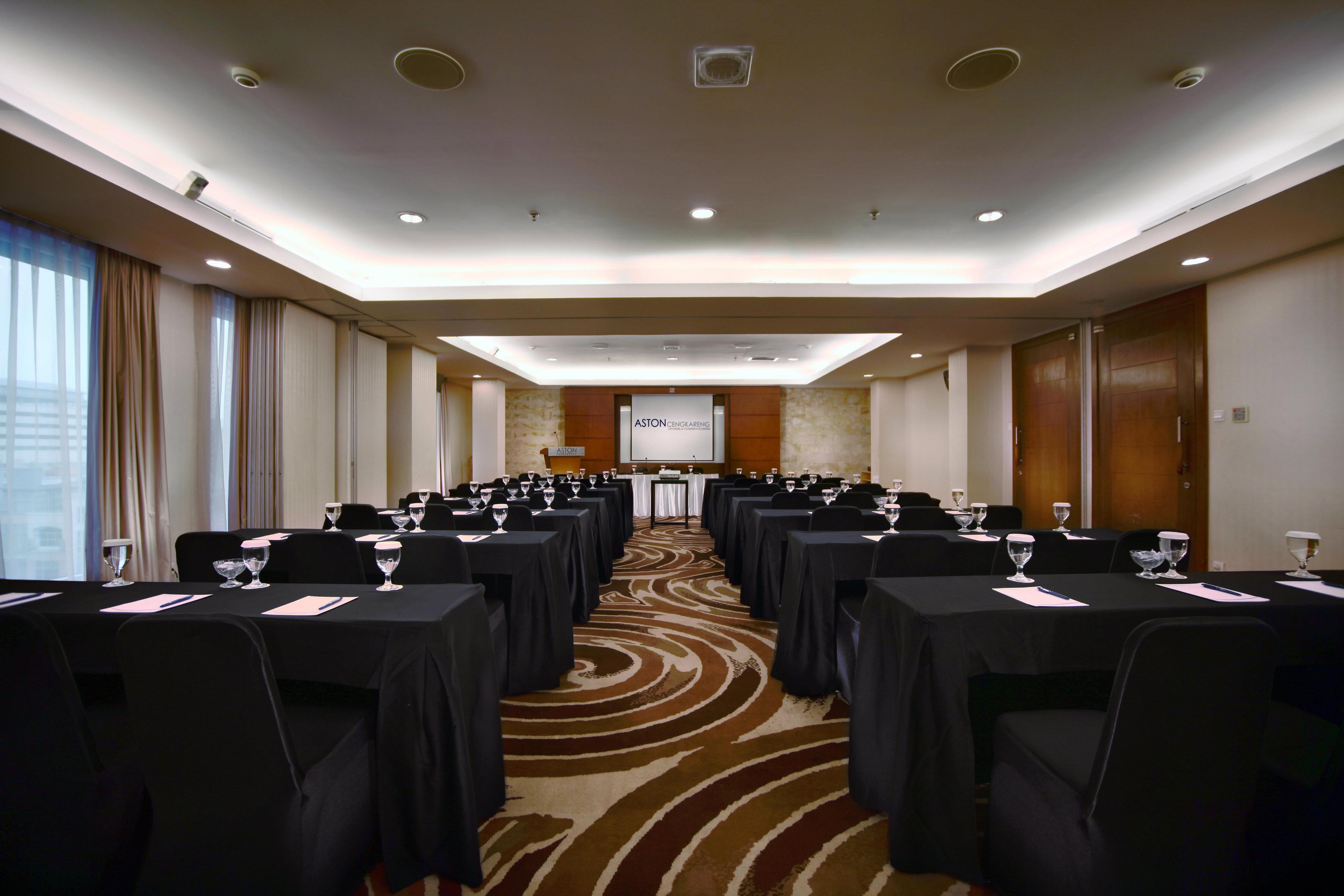 Royal Palm Hotel&conference Center Cengkareng 4*