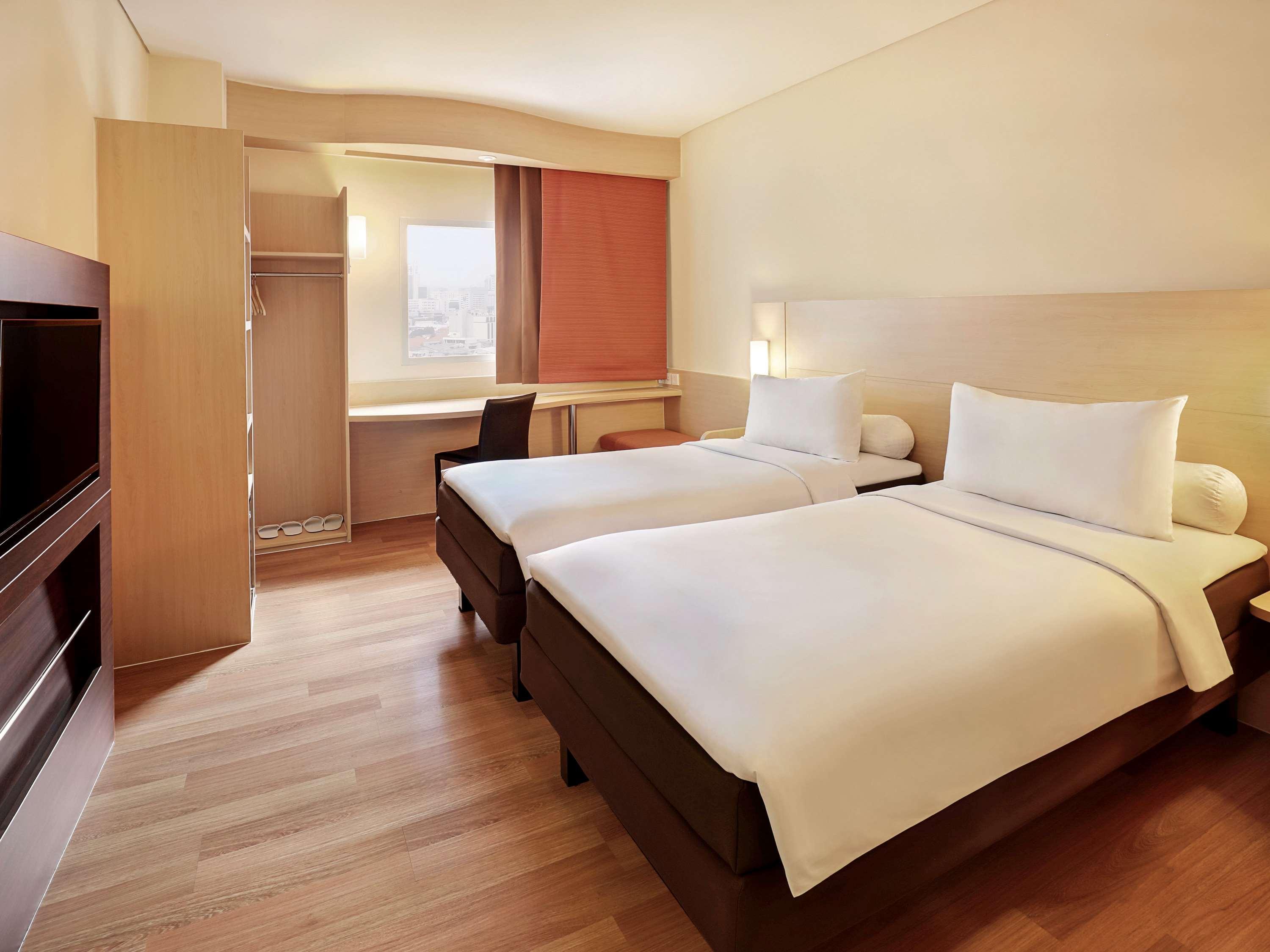 Ibis Harmoni