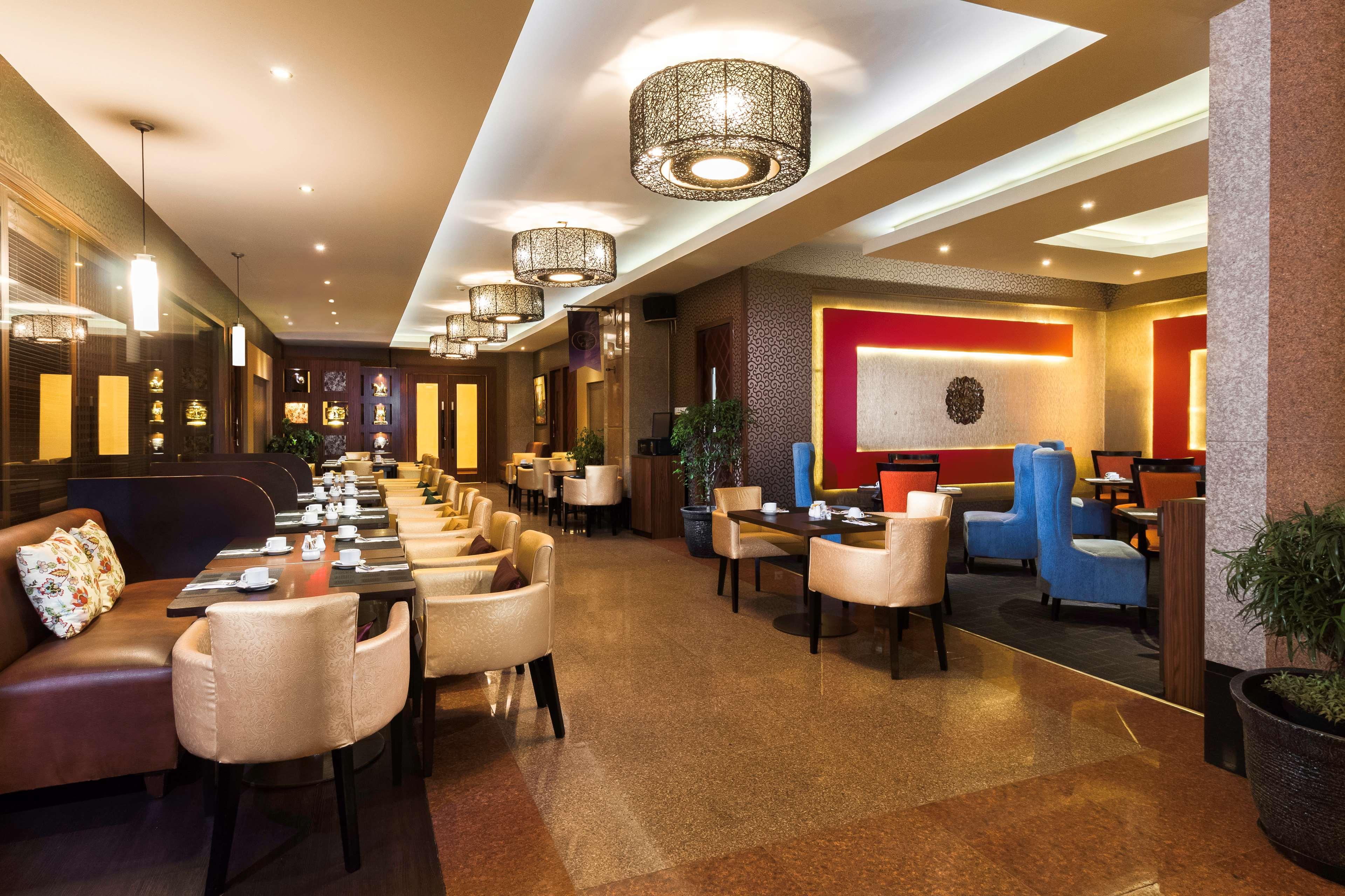 Western Senayan Hotel 3*