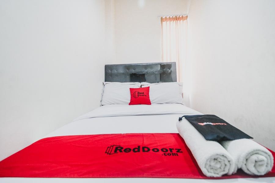Reddoorz Near Mall Ciputra Wisma tamu 3*