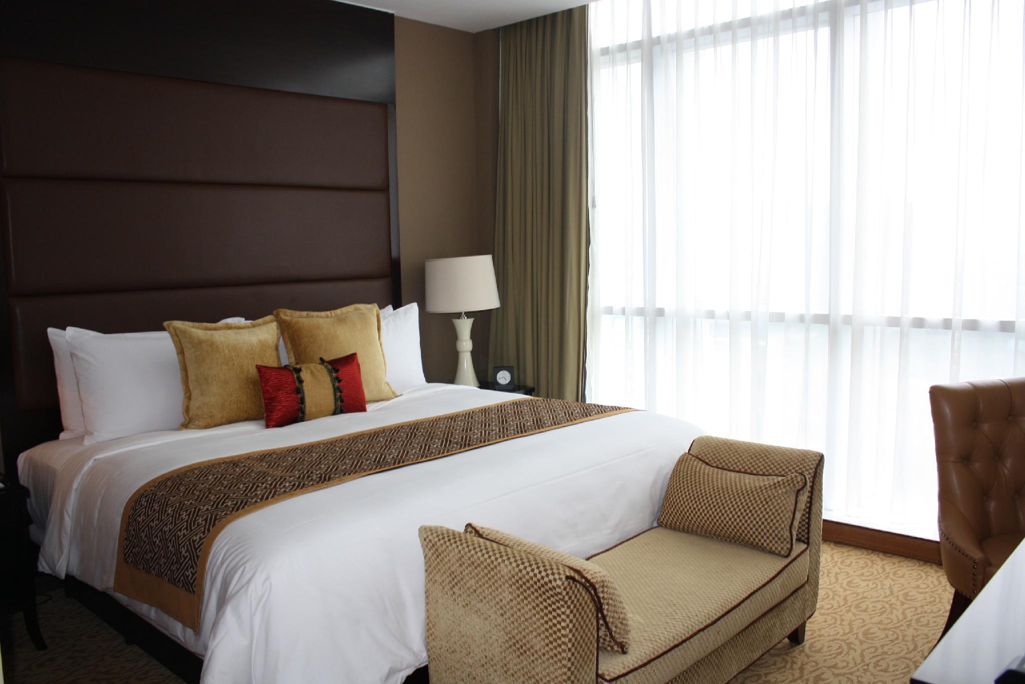Oakwood Premier Cozmo 5*