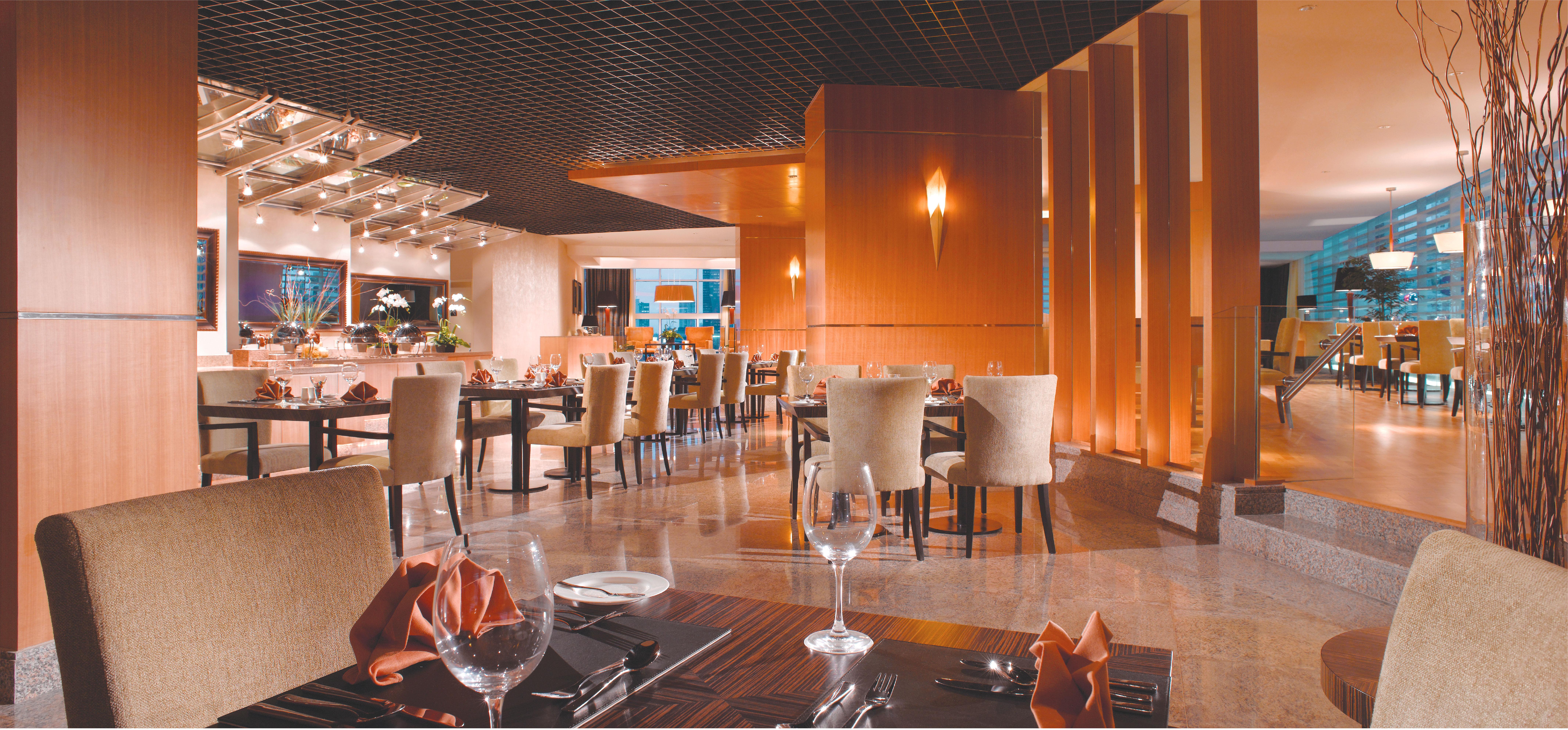 Oakwood Premier Cozmo Aparthotel 5*