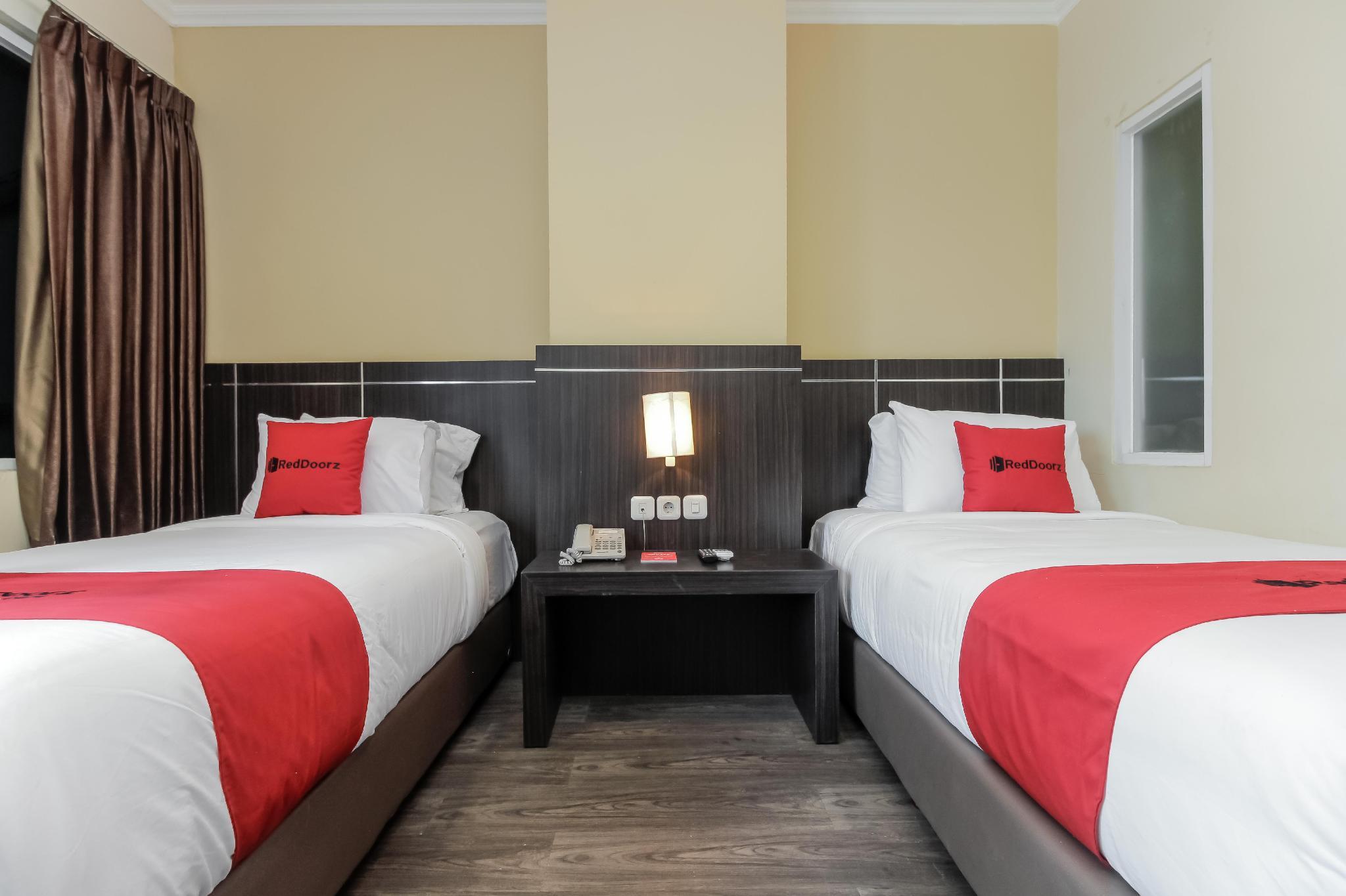 Hotel Reddoorz @ Thamrin 3*
