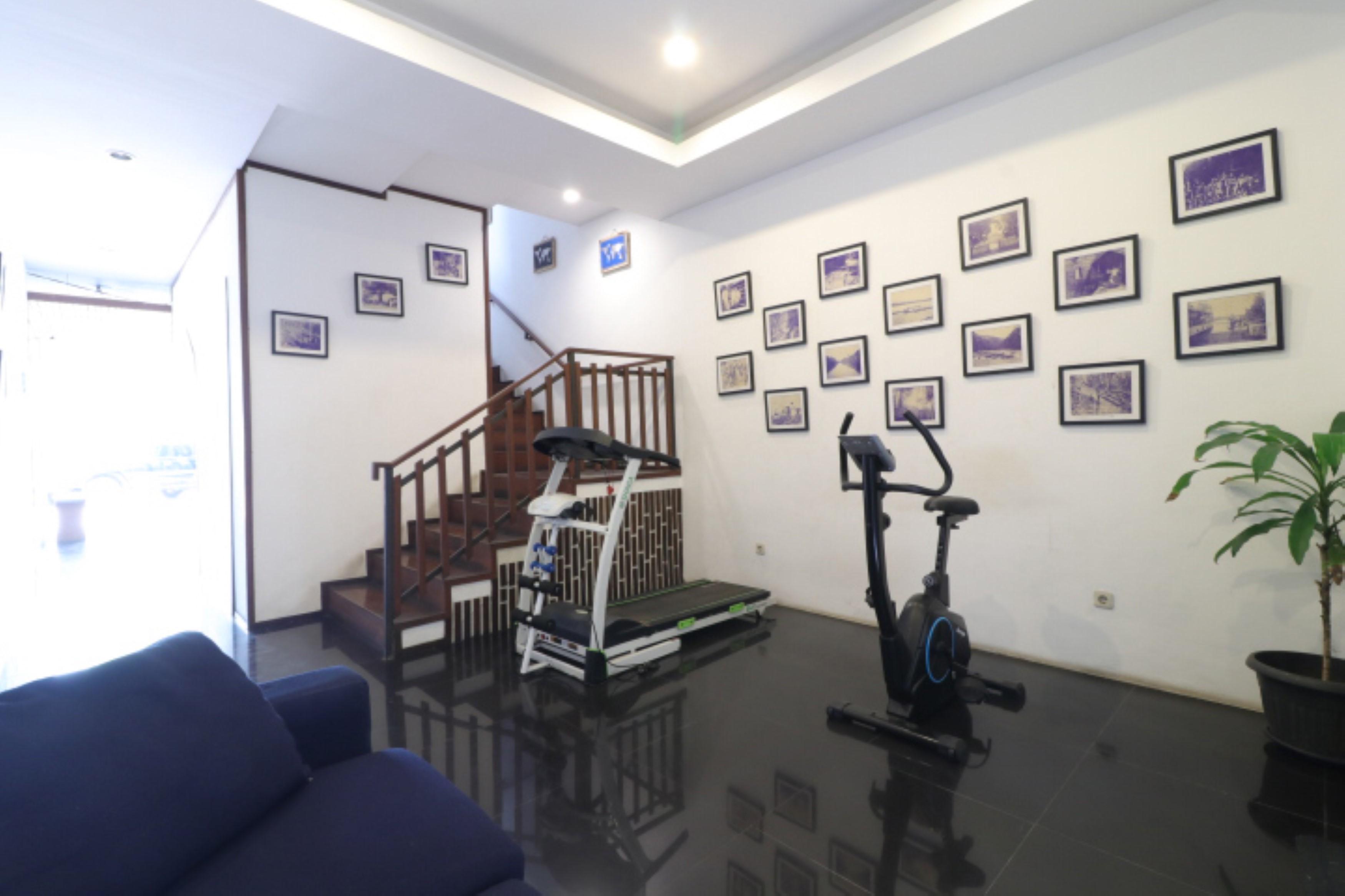 Guest house Pejaten Valley 4*