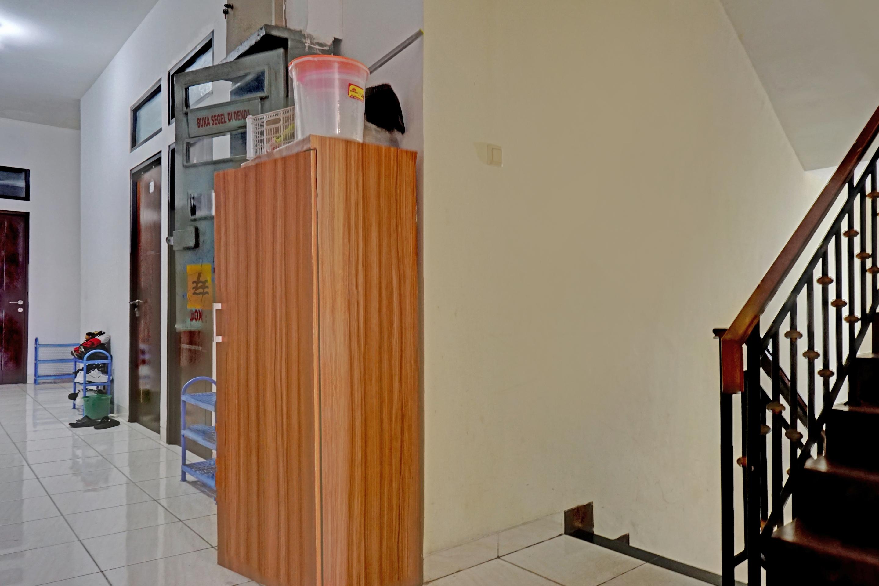 Oyo 90489 Kejora Hotel Jakarta