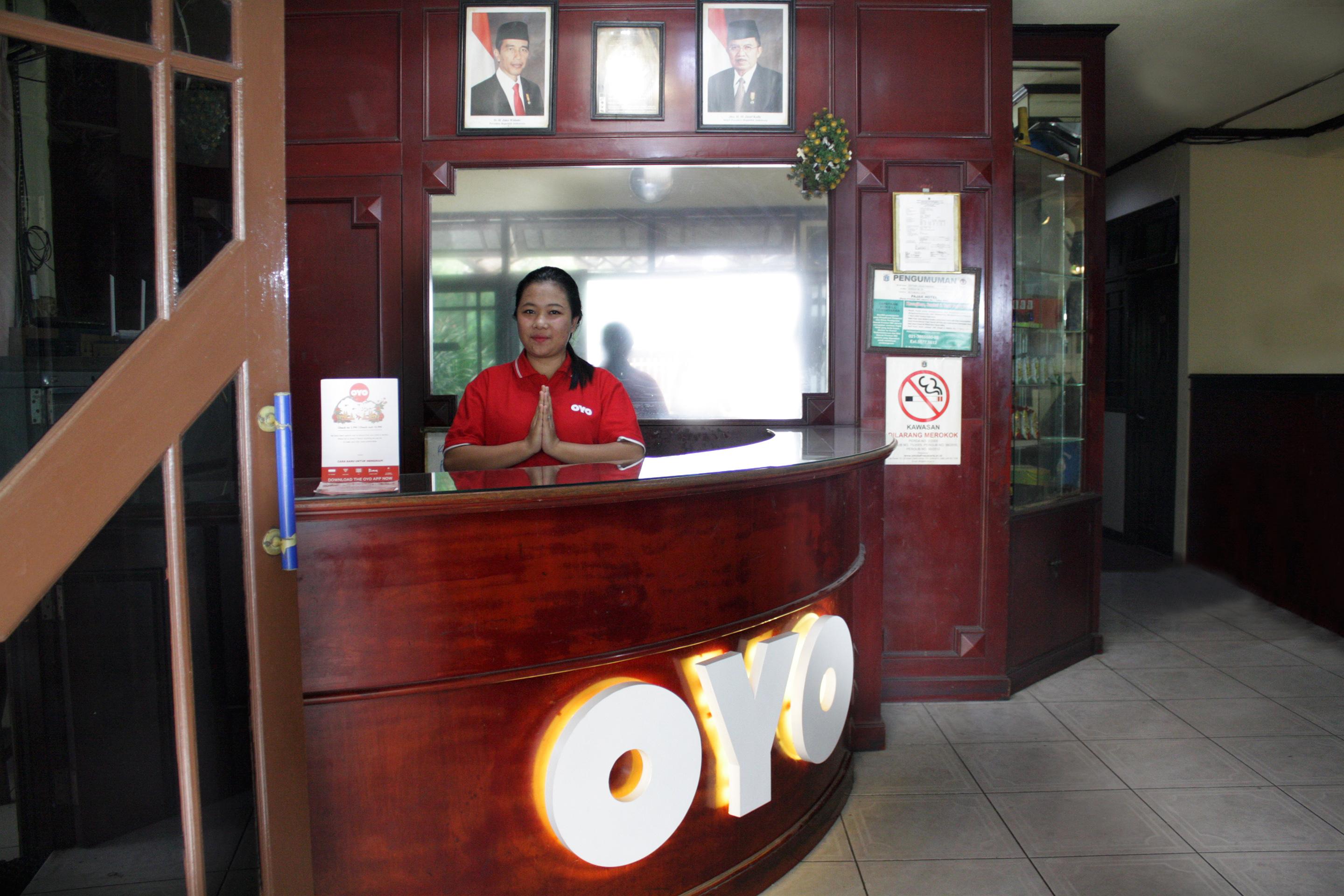 Vaccinated Staff - Oyo 181 Bintang Hotel