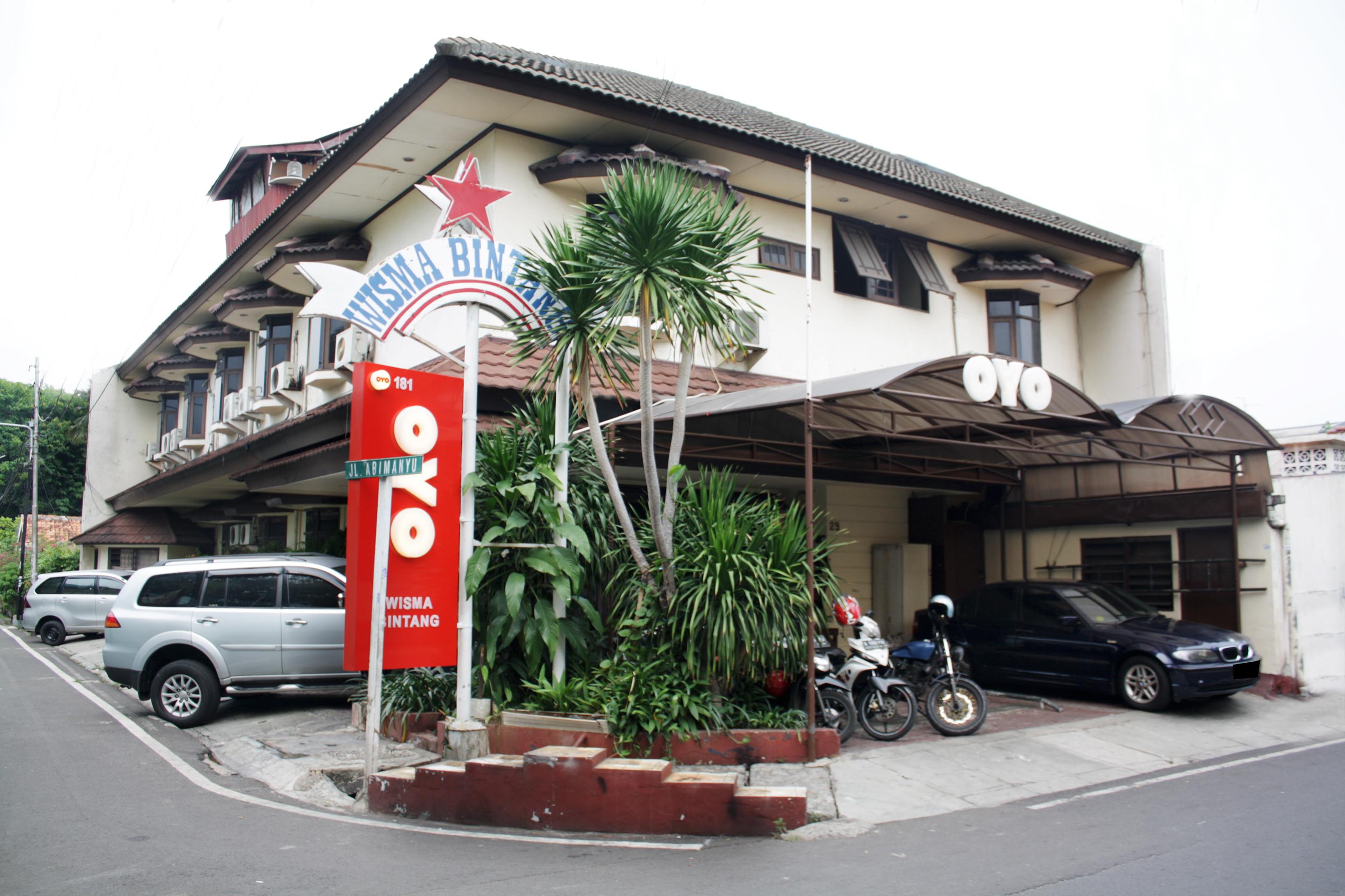 Vaccinated Staff - Oyo 181 Bintang 2*