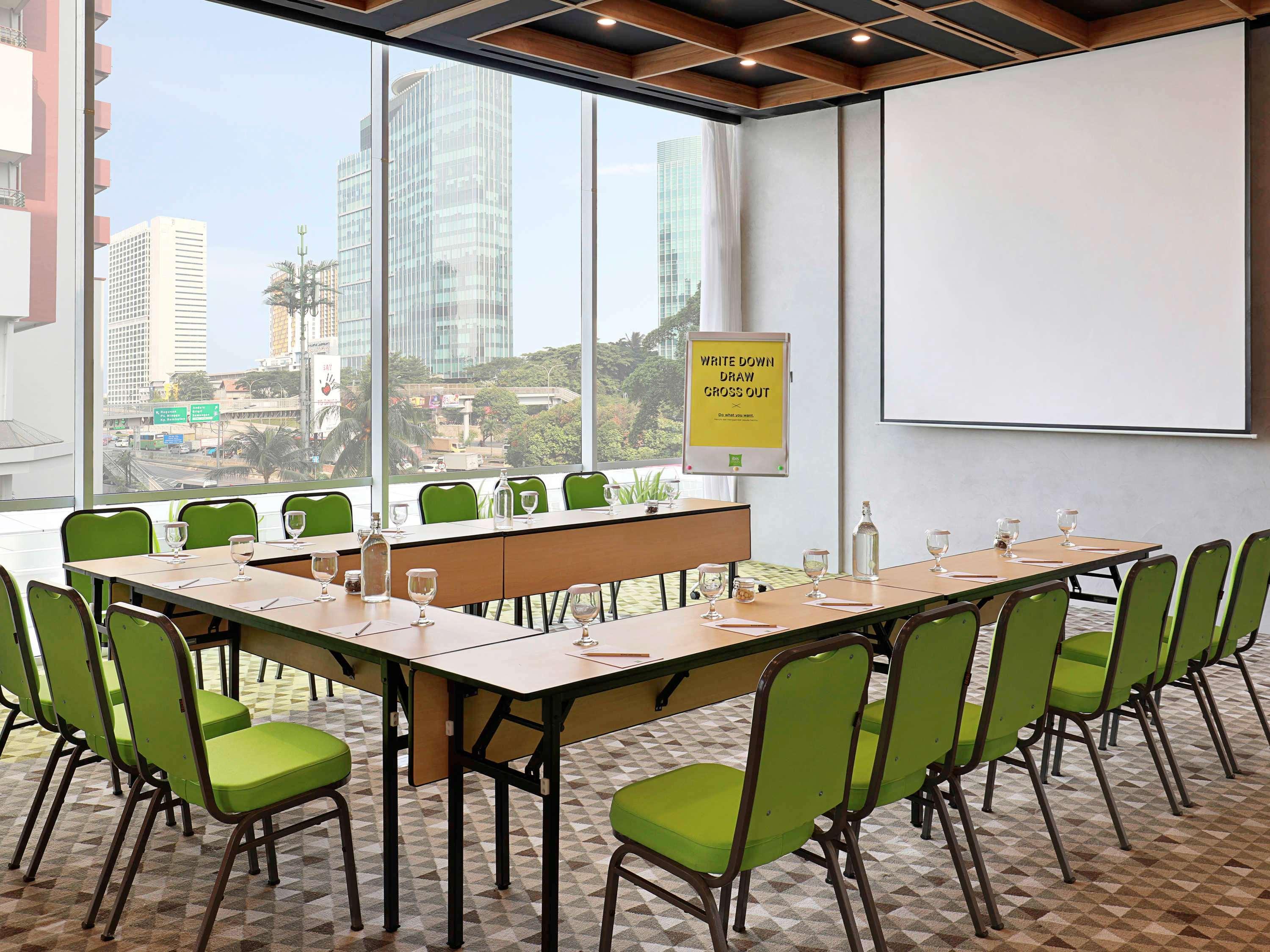 Ibis Styles Simatupang Hotel 3*