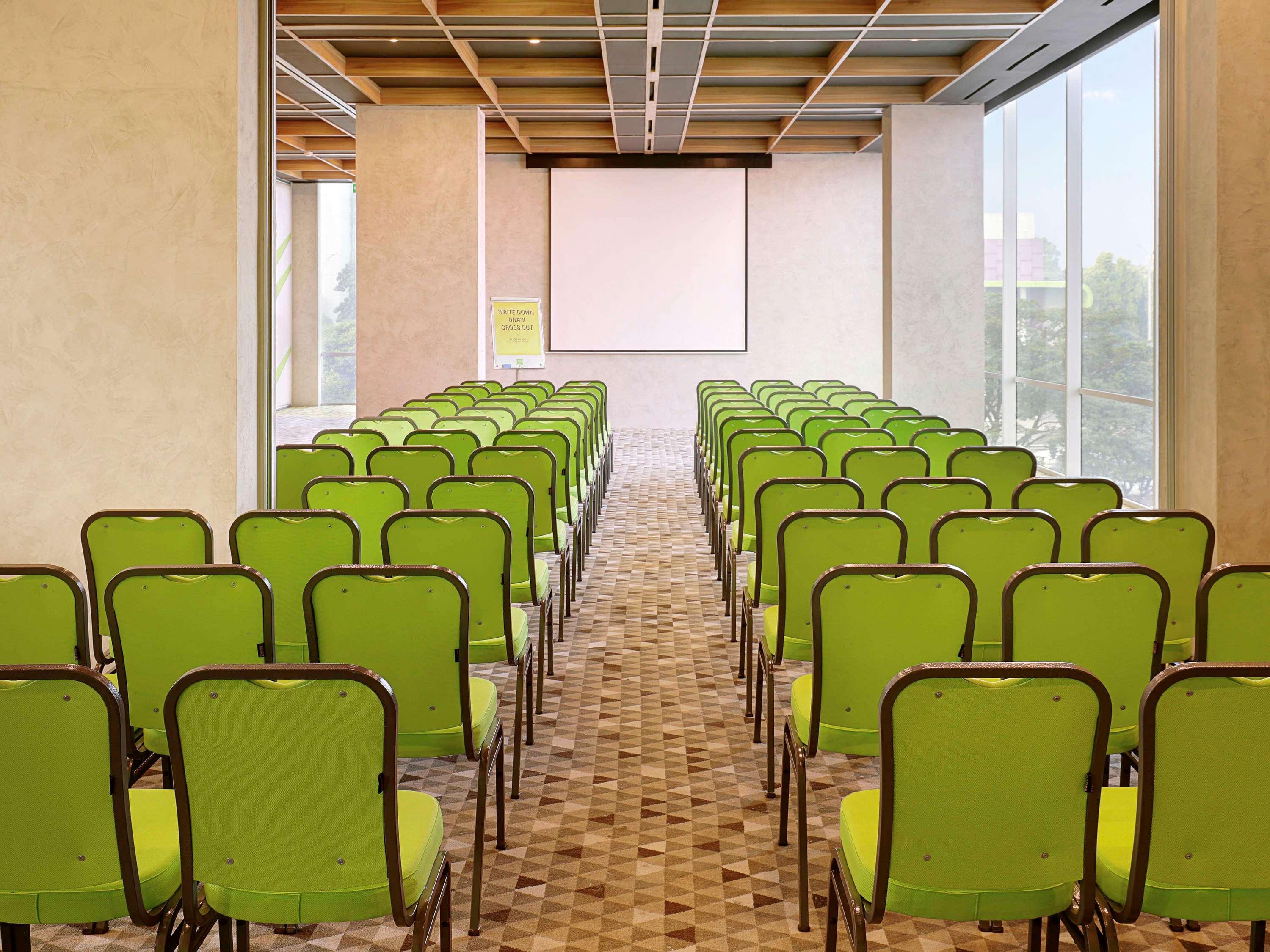 Hotel Ibis Styles Simatupang Jakarta