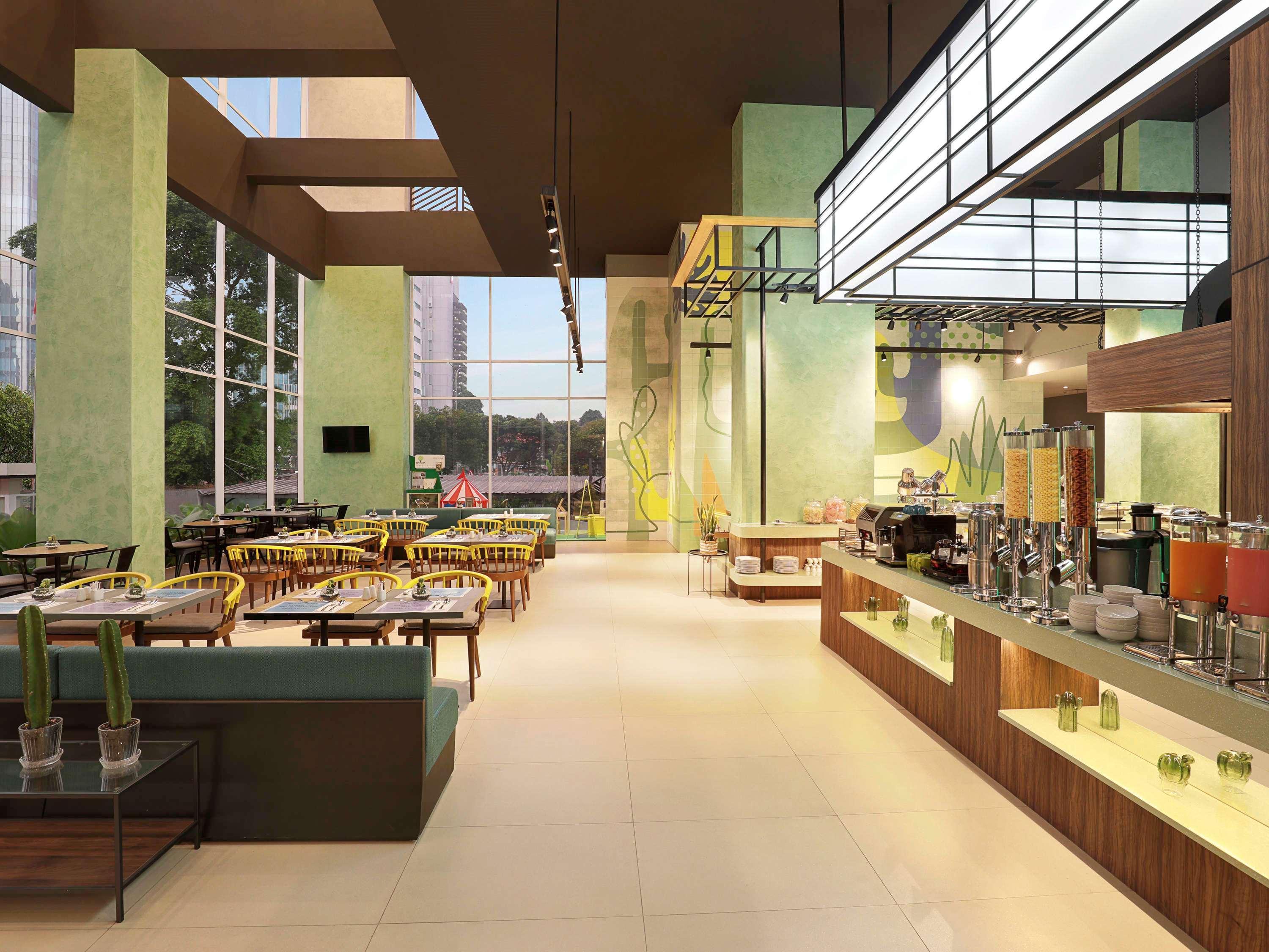 Hotel Ibis Styles Simatupang 3*