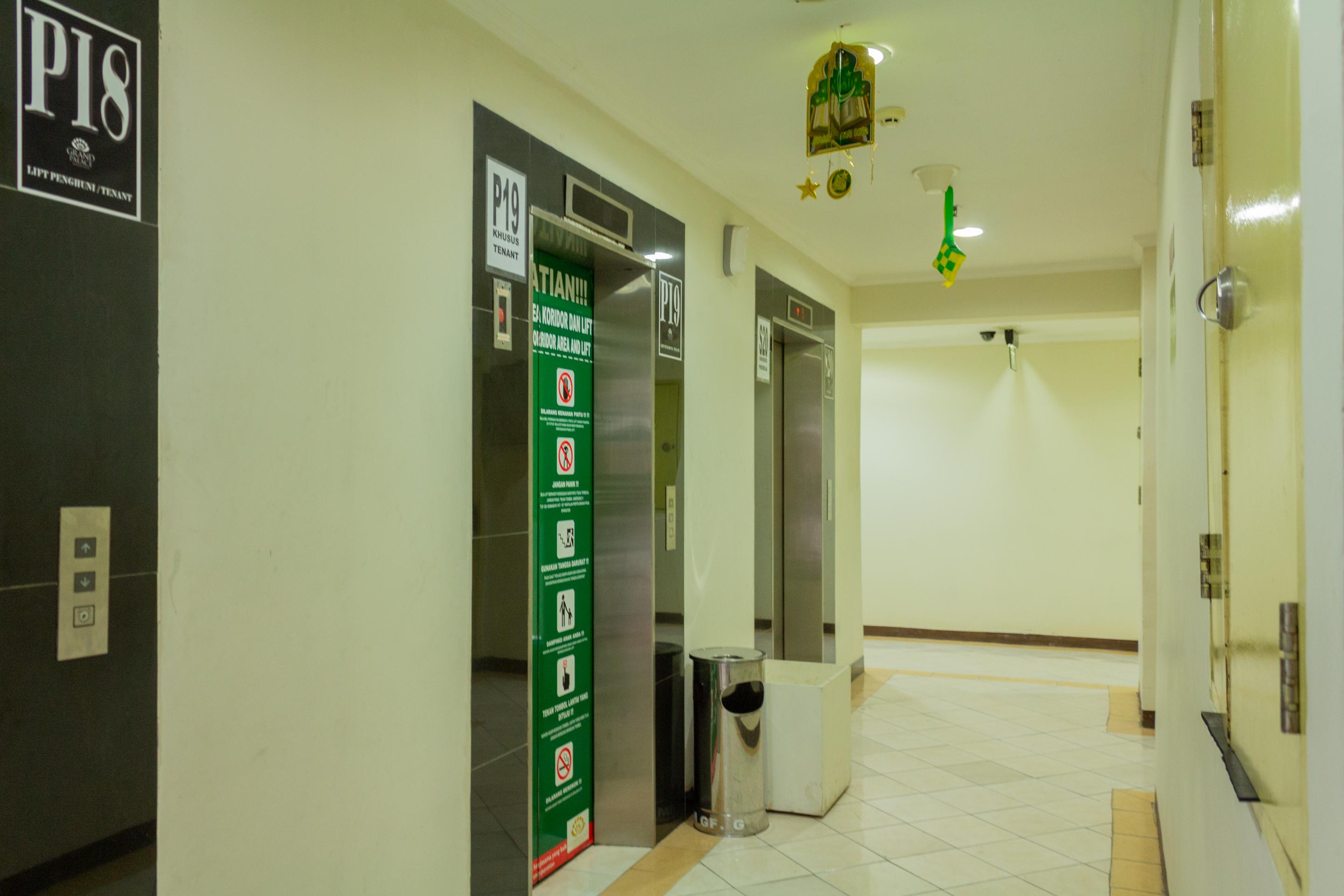 Hotel Collection O 6 Grand Palace Kemayoran 3*