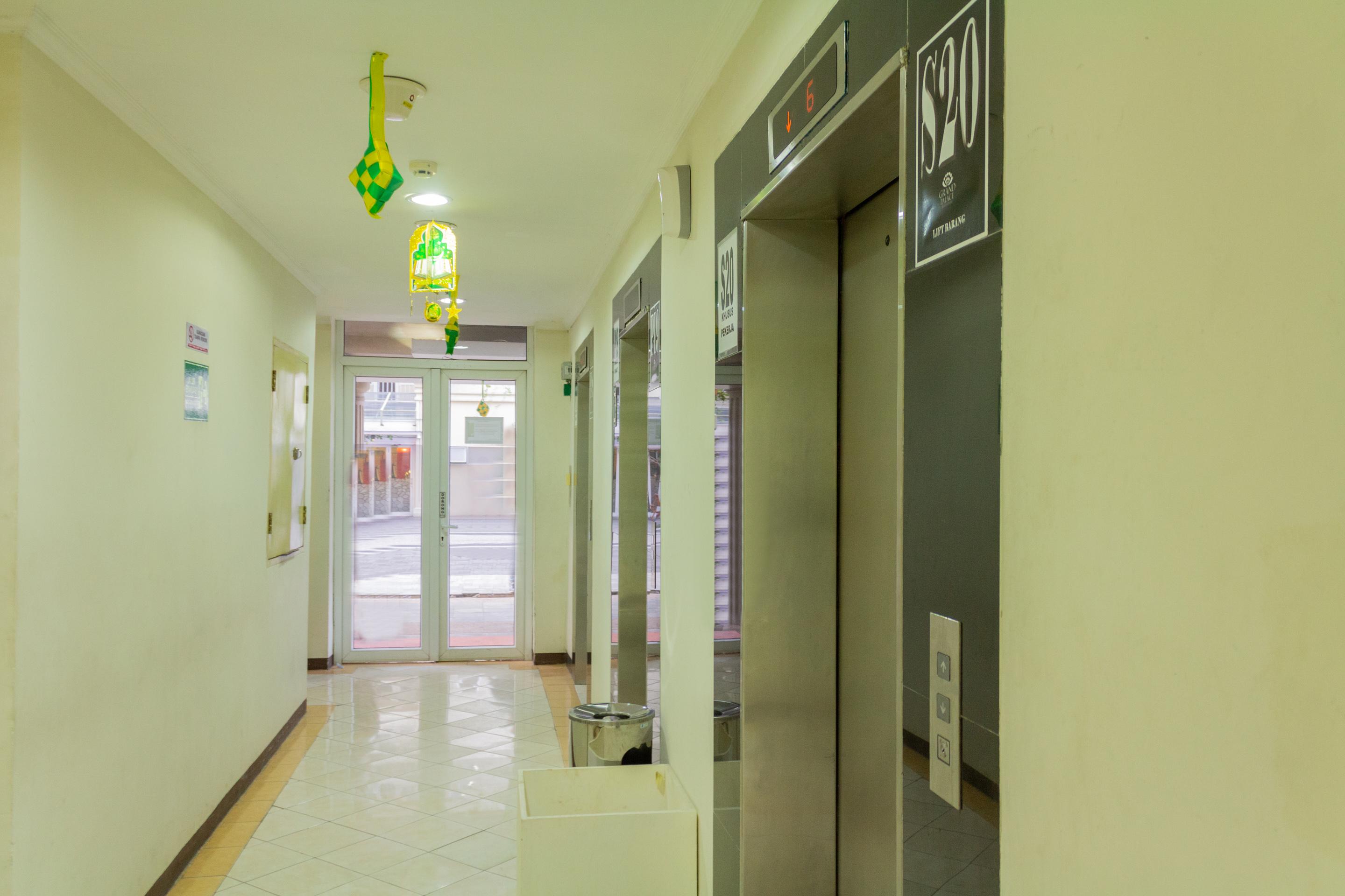 Hotel Collection O 6 Grand Palace Kemayoran Jakarta