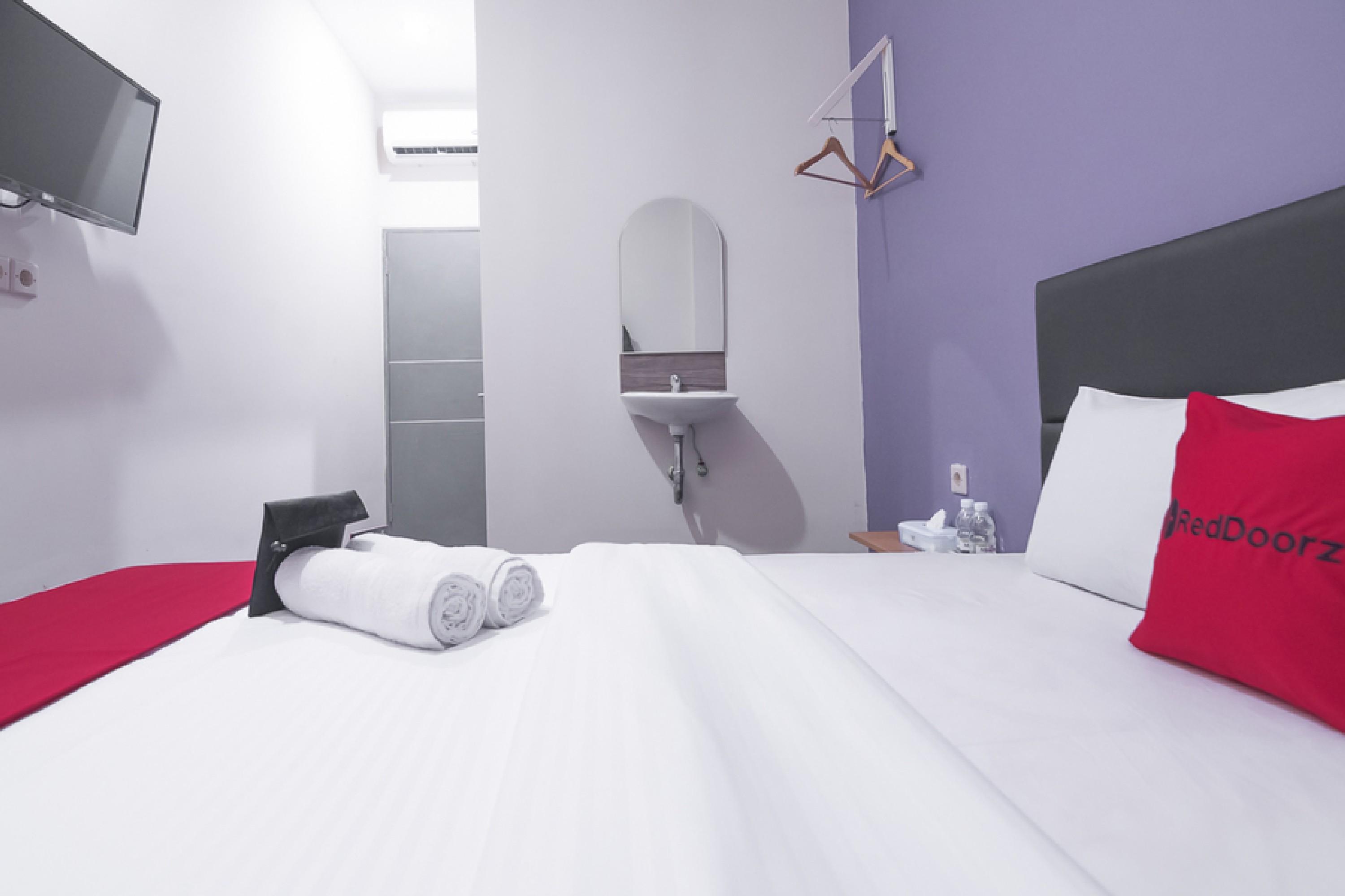 Reddoorz Near Itc Mangga Dua Hotel 2*
