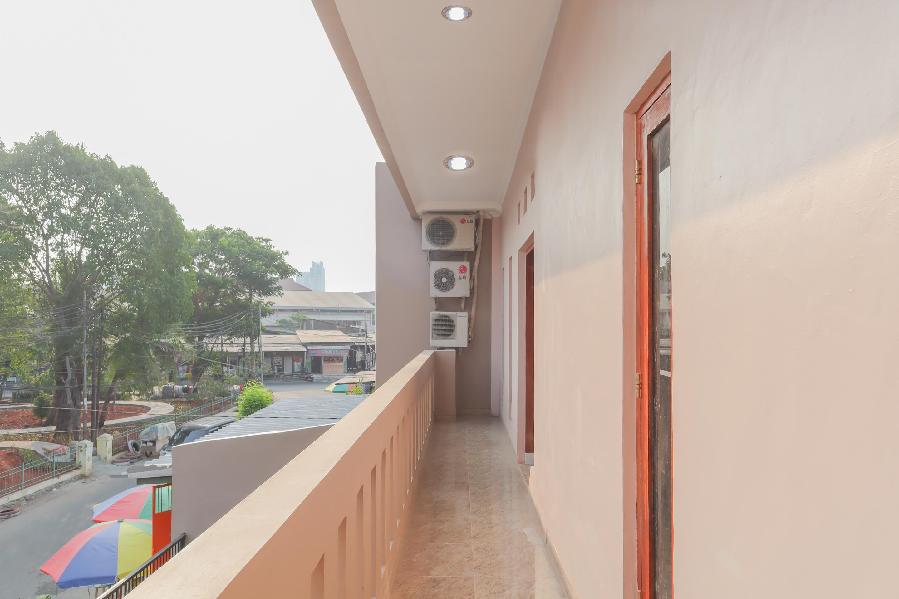 Oyo 1519 Axl Hotel Jakarta