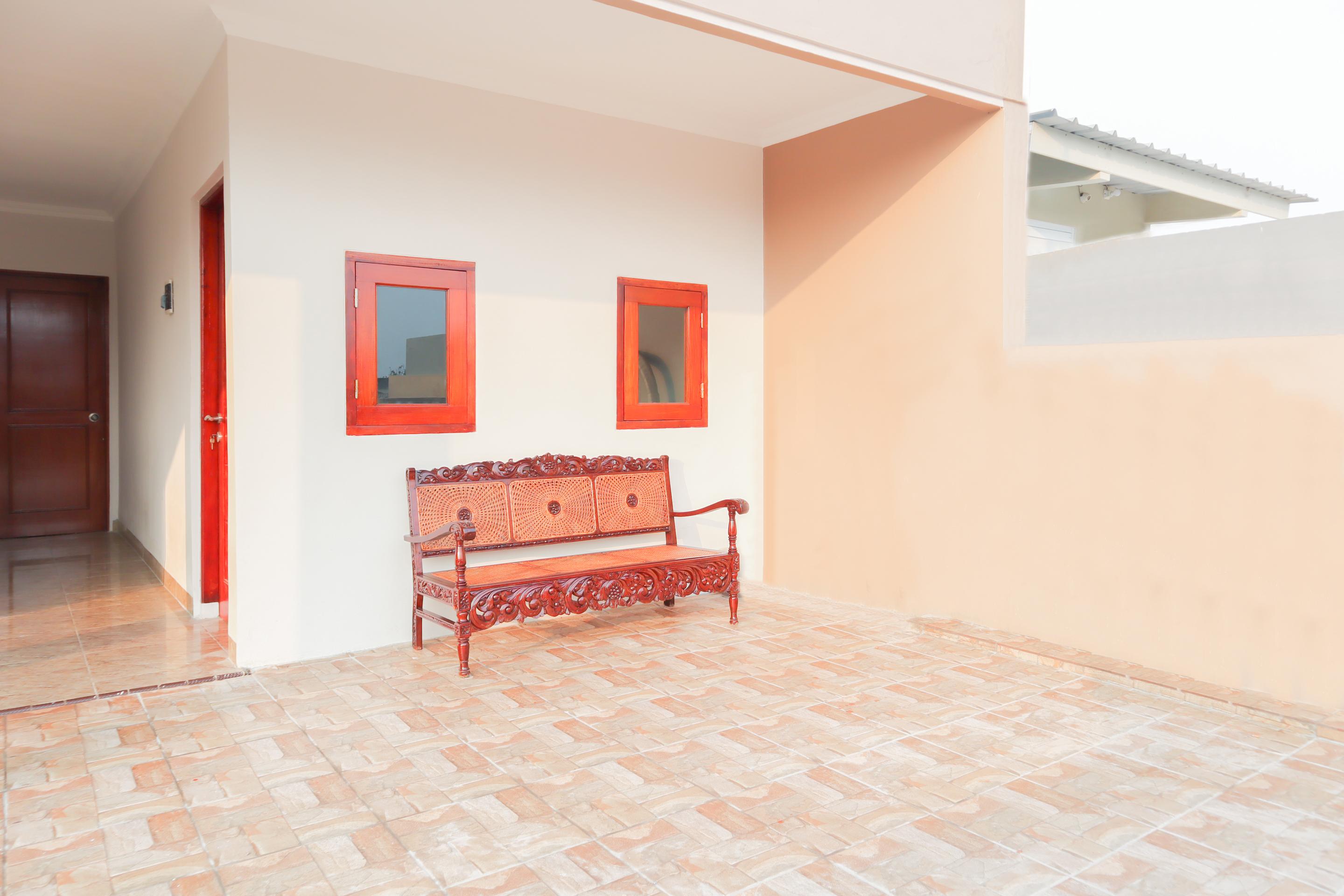 Oyo 1519 Axl Hotel