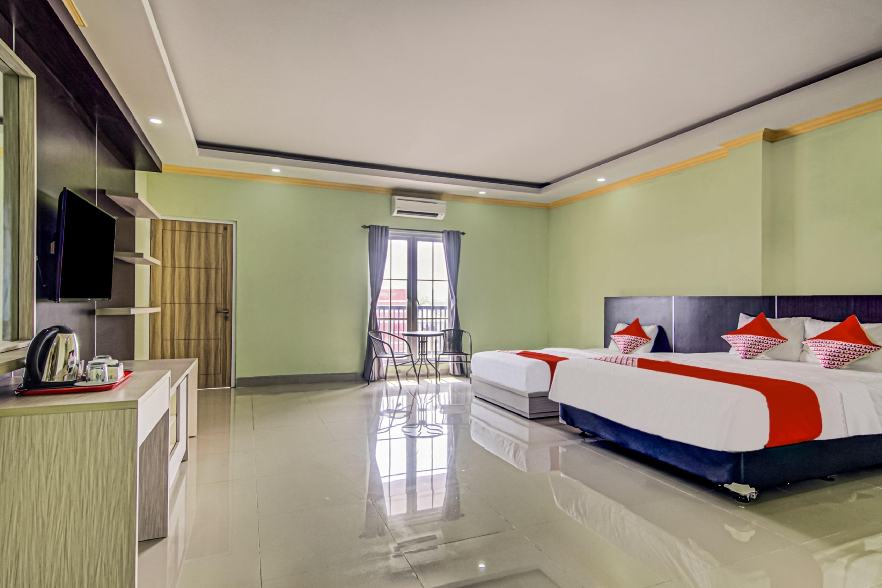 Oyo 3963 Safira Syariah 2* Jacarta
