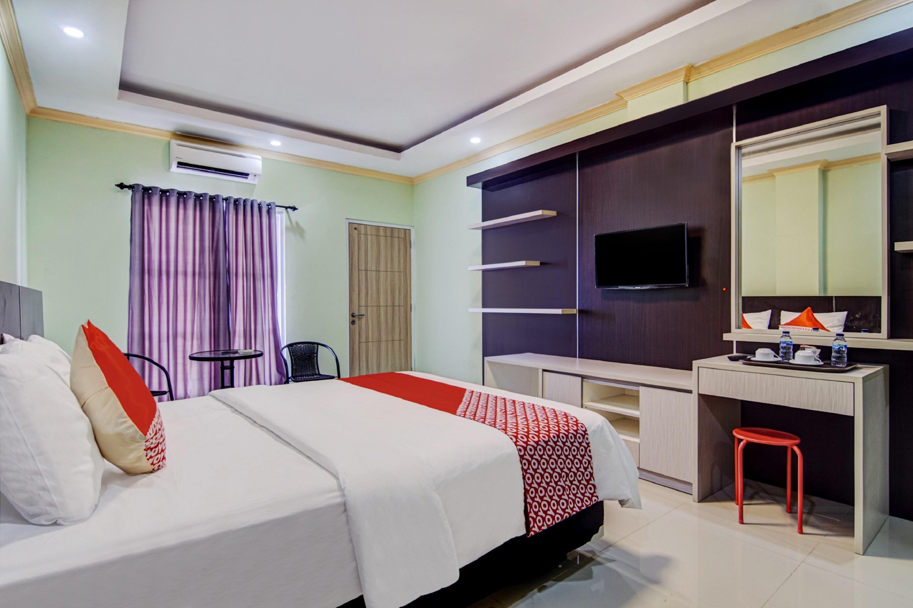 Oyo 3963 Safira Syariah 2* Jacarta