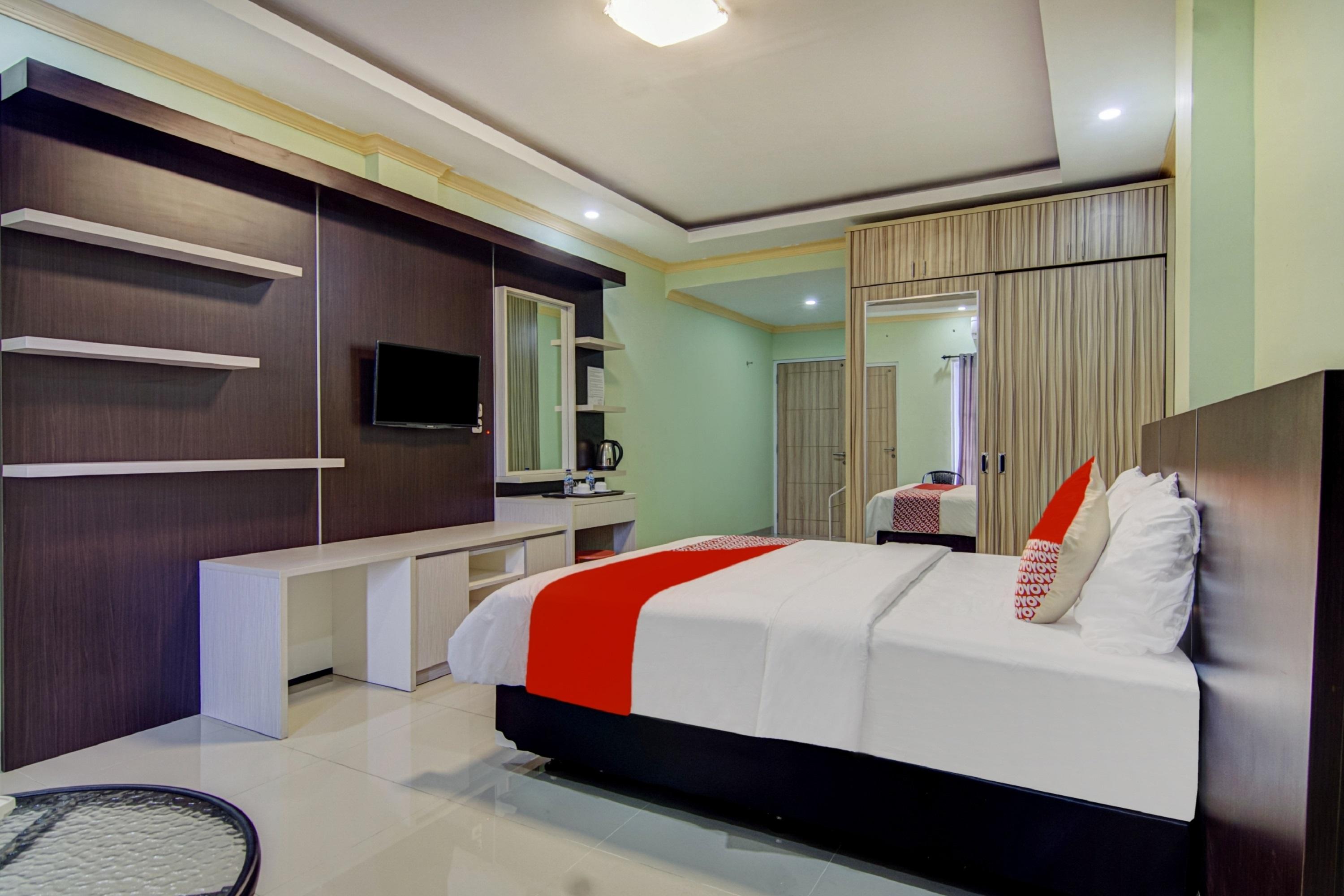 Oyo 3963 Safira Syariah 2*