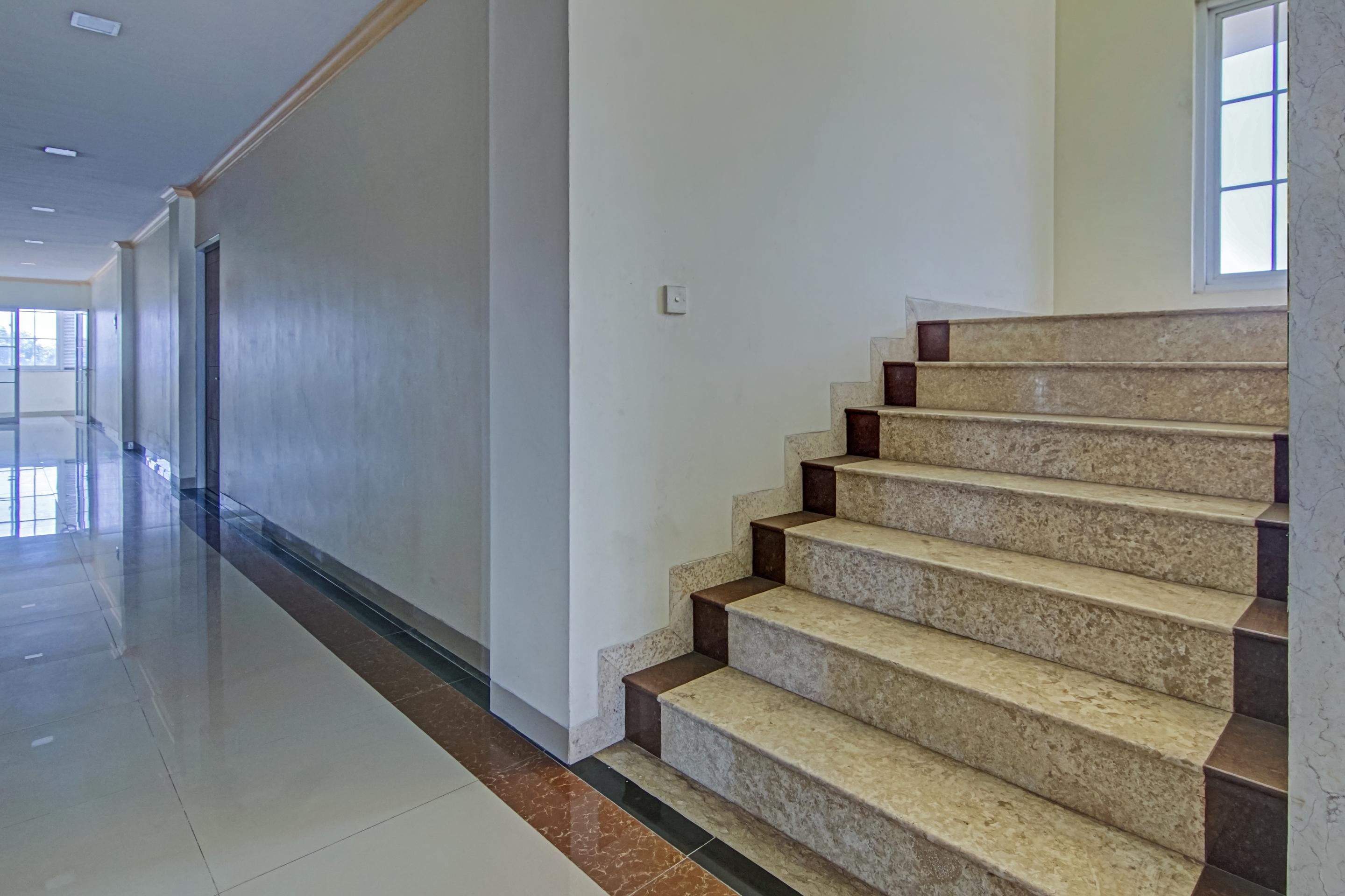 Hotel Oyo 3963 Safira Syariah Jacarta