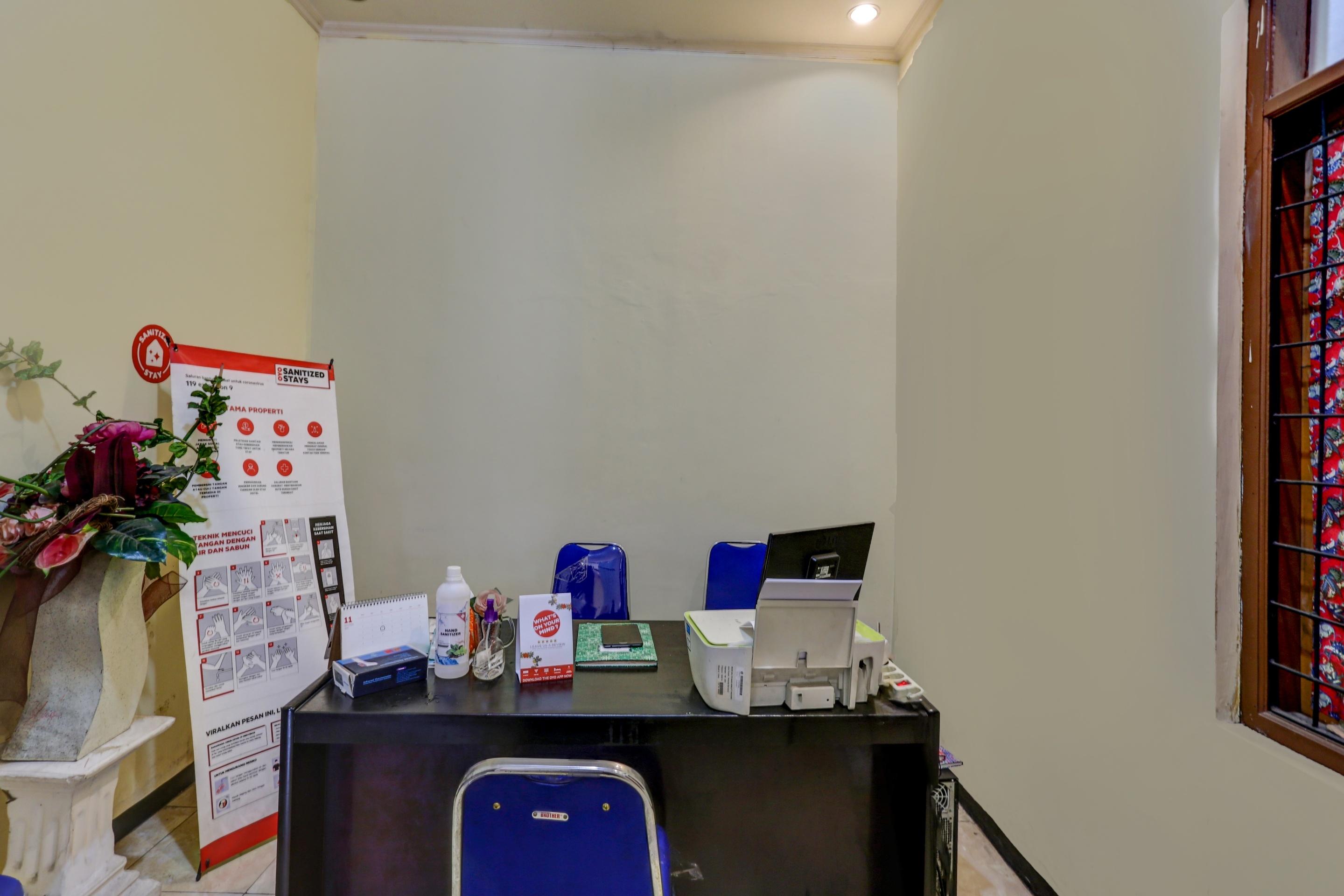 Hotel Reddoorz Near Kelapa Gading 2*