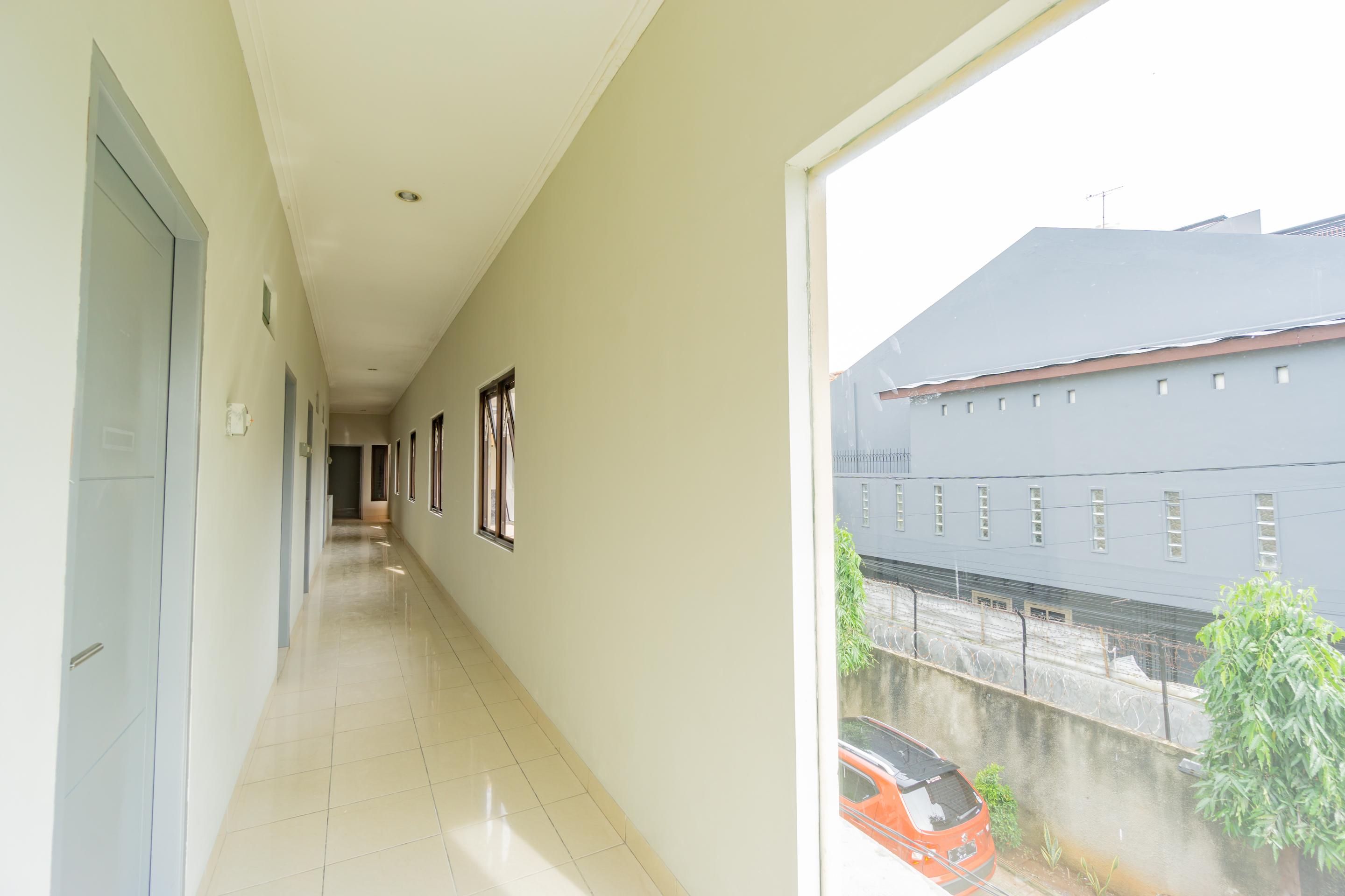 Oyo 2416 Griya Otista Syariah Hotel 2*