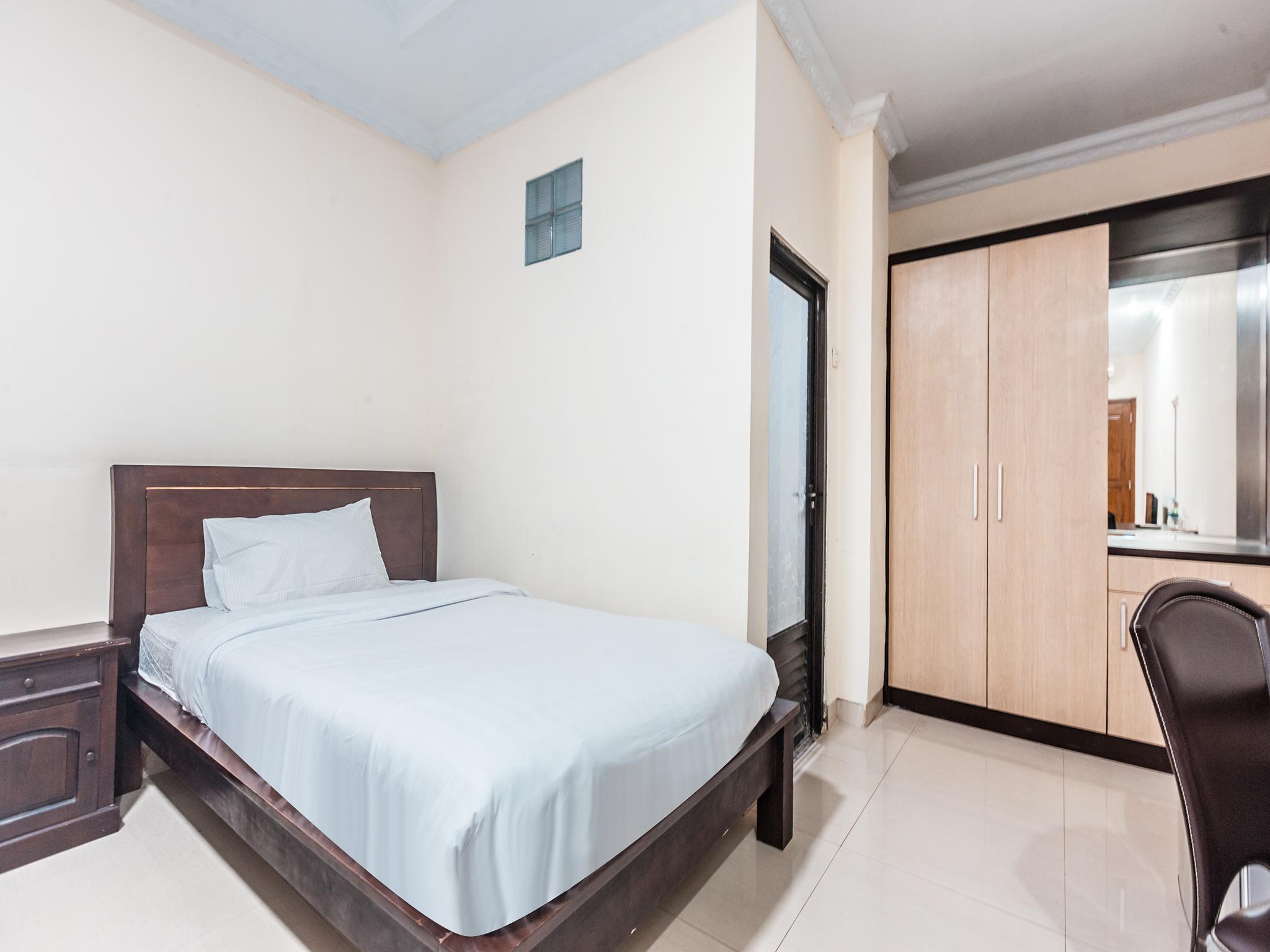 Oyo 1667 Lux Barkah Hotel