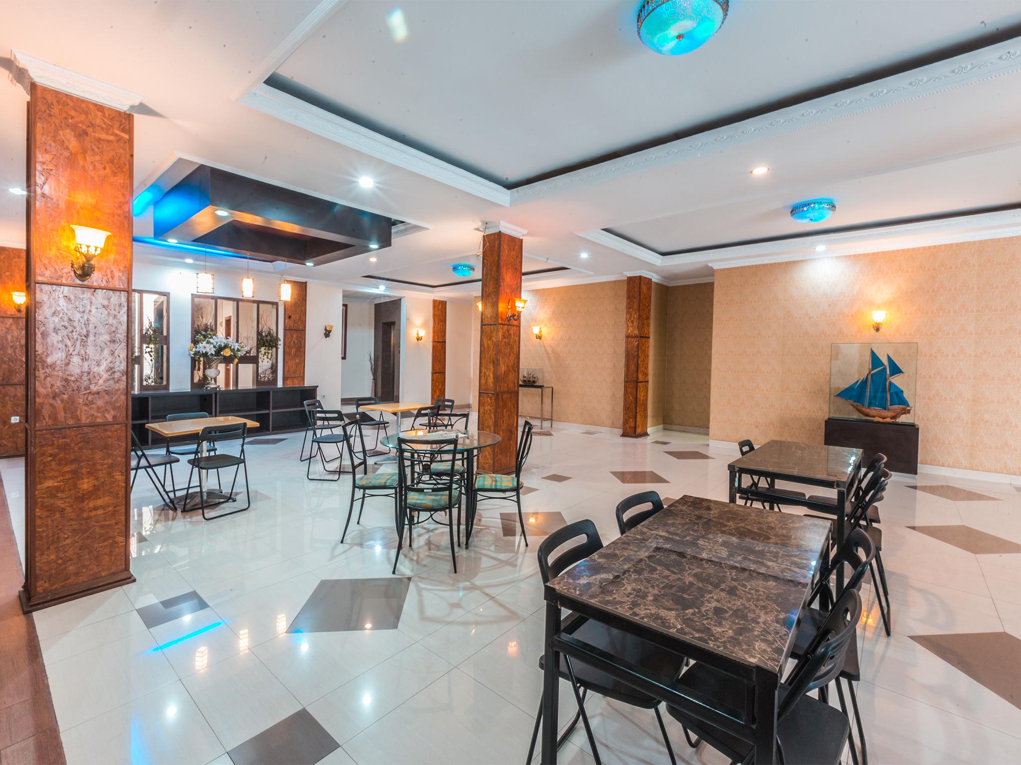 Oyo 1667 Lux Barkah Hotel