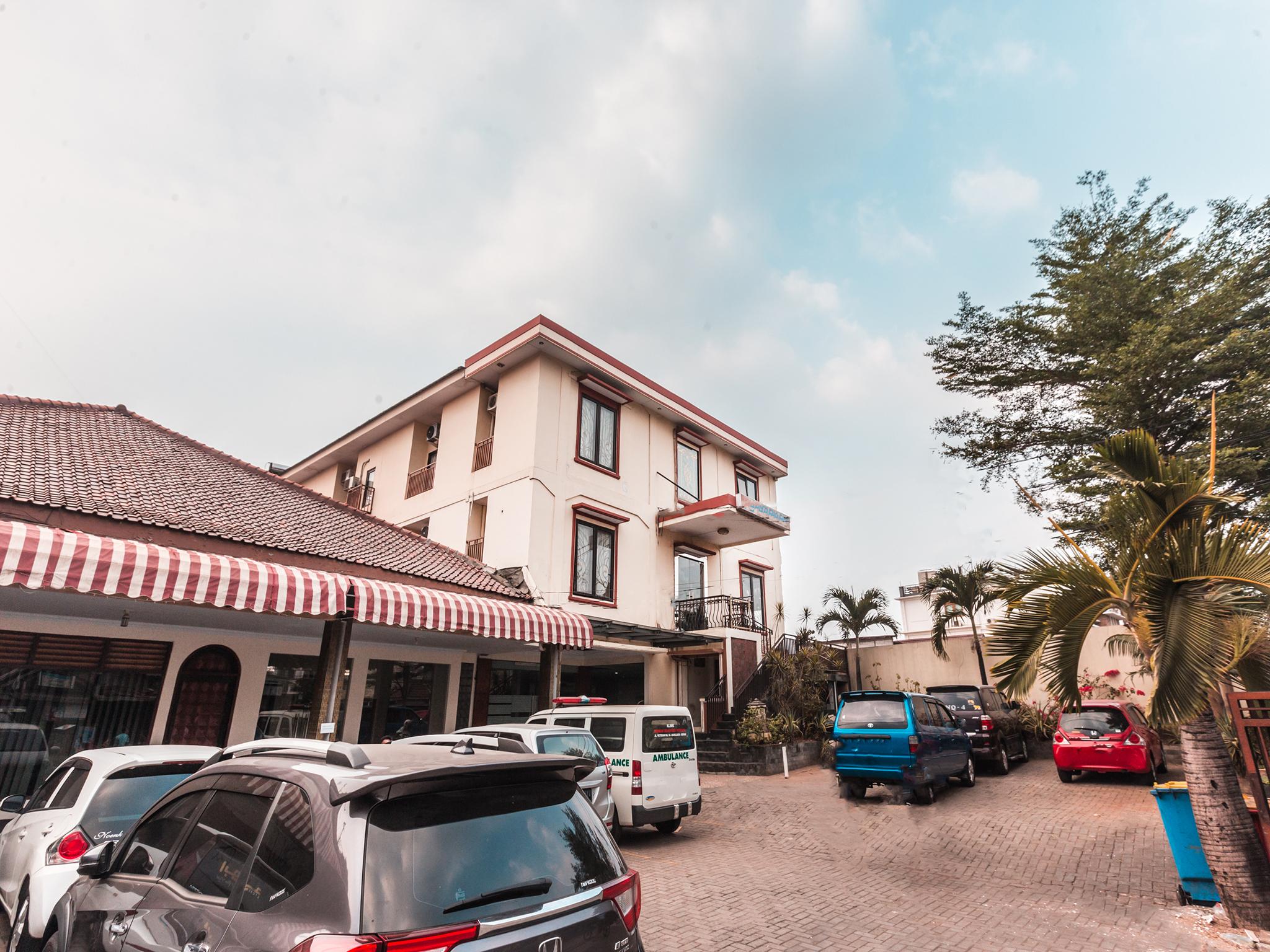 Oyo 1667 Lux Barkah Hotel 2*