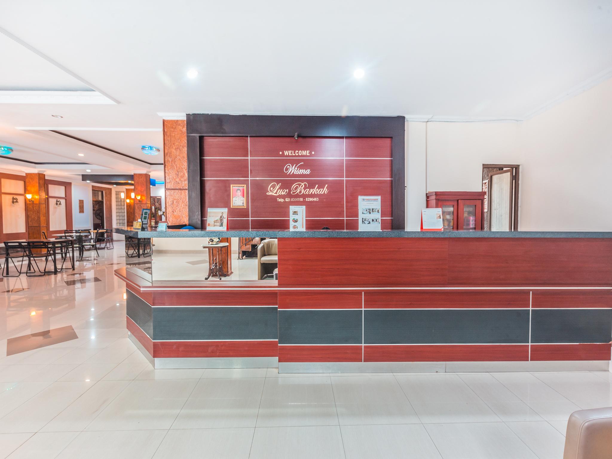 Oyo 1667 Lux Barkah Hotel Jakarta