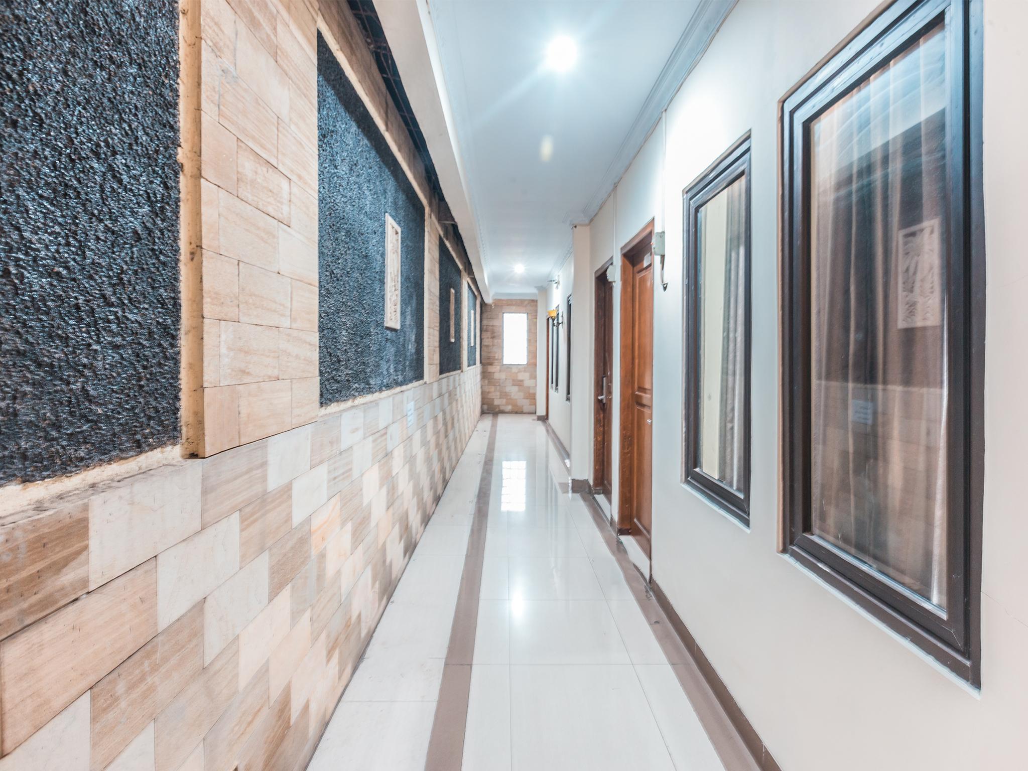 Oyo 1667 Lux Barkah Khách sạn Jakarta