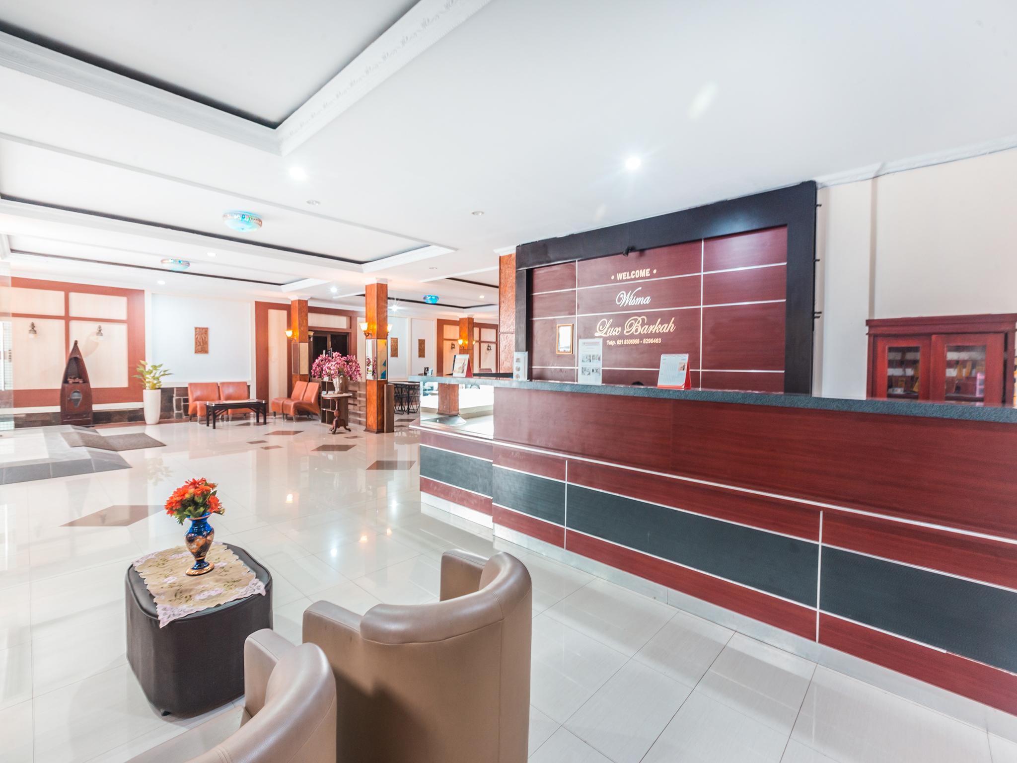 Hotel Oyo 1667 Lux Barkah